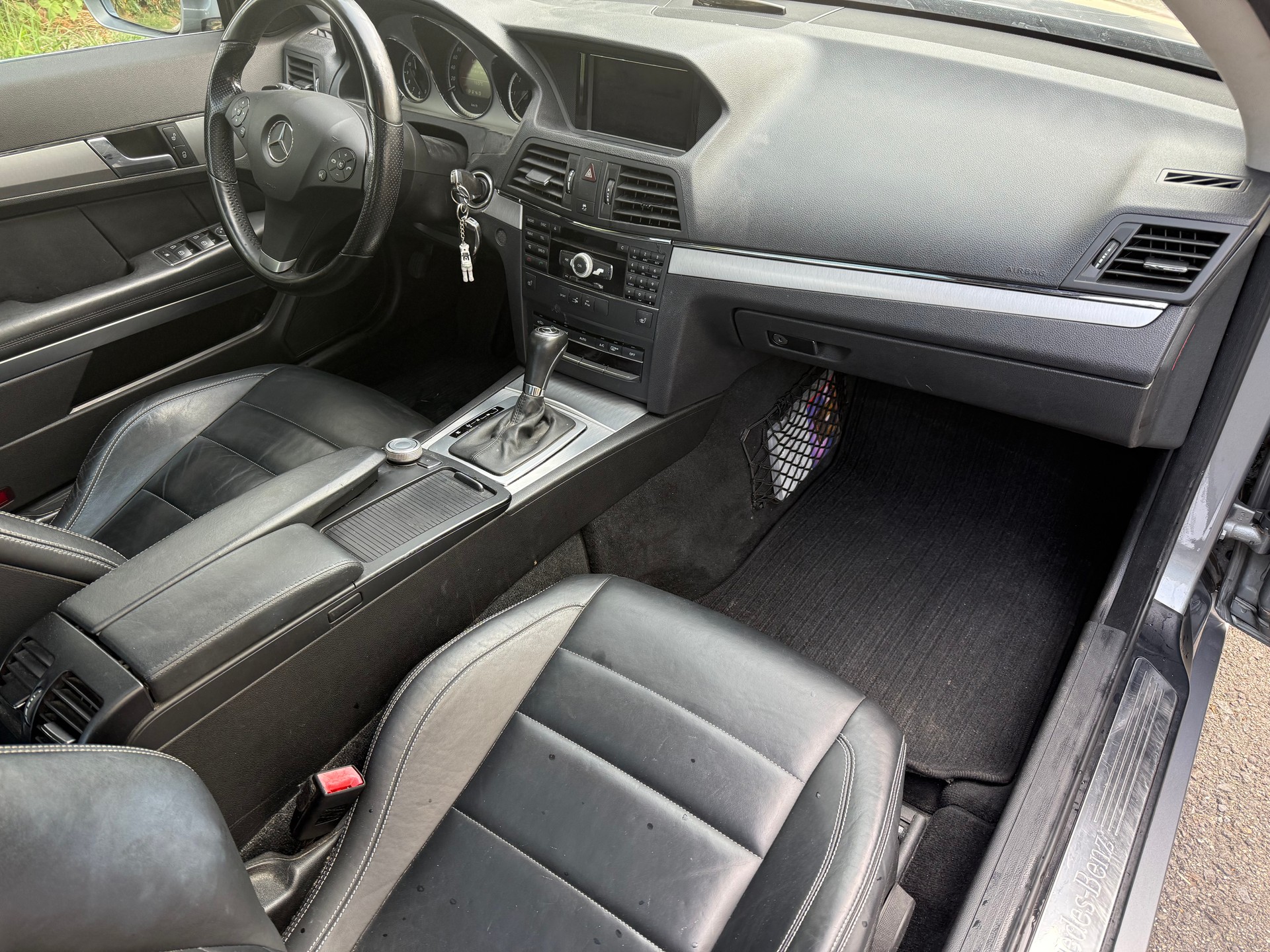 MERCEDES-BENZ E 350 CGI BlueEfficiency 7G-Tronic-image-7