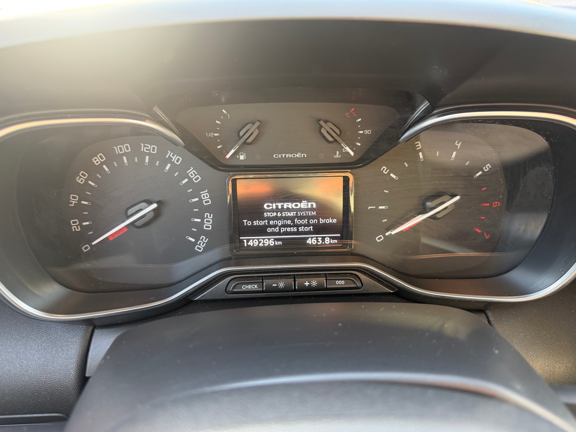CITROEN C3 Aircross 1.2i PureTech Shine EAT-image-6