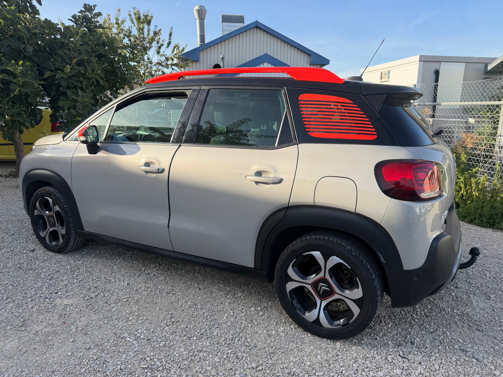 CITROEN C3 Aircross 1.2i PureTech Shine EAT-image-4
