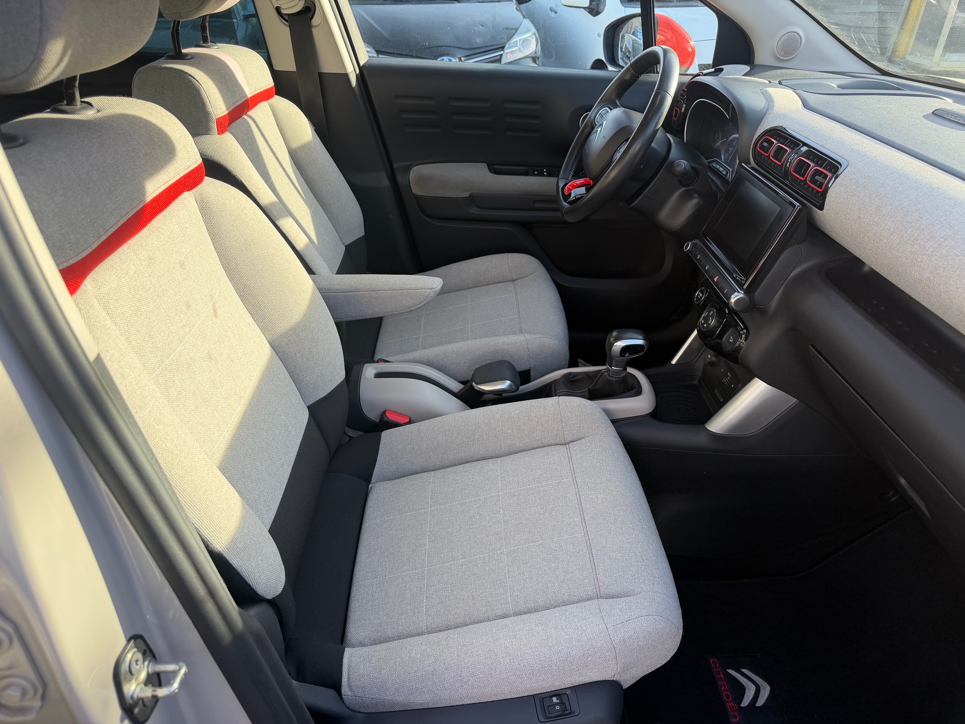 CITROEN C3 Aircross 1.2i PureTech Shine EAT-image-8