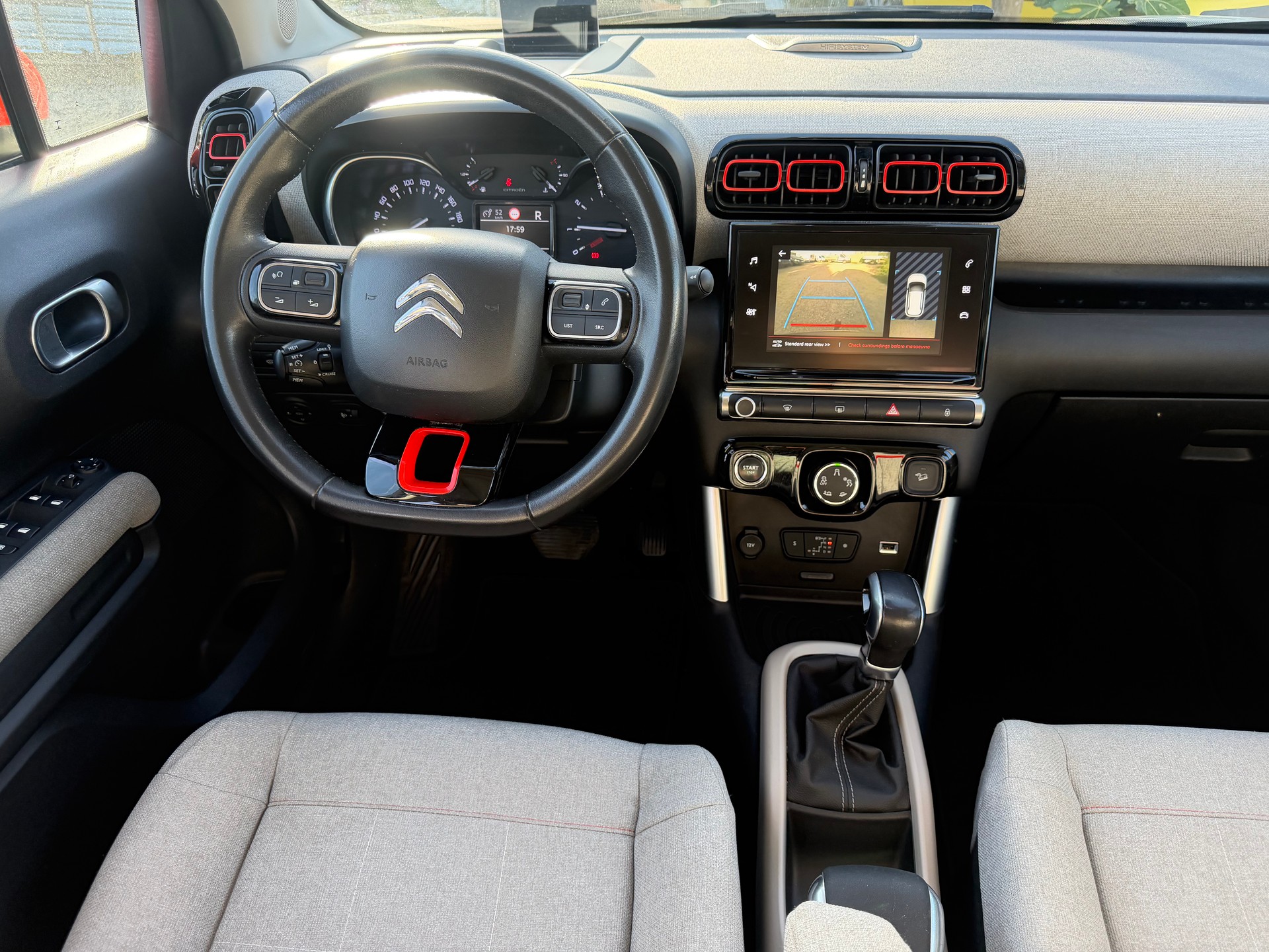 CITROEN C3 Aircross 1.2i PureTech Shine EAT-image-9