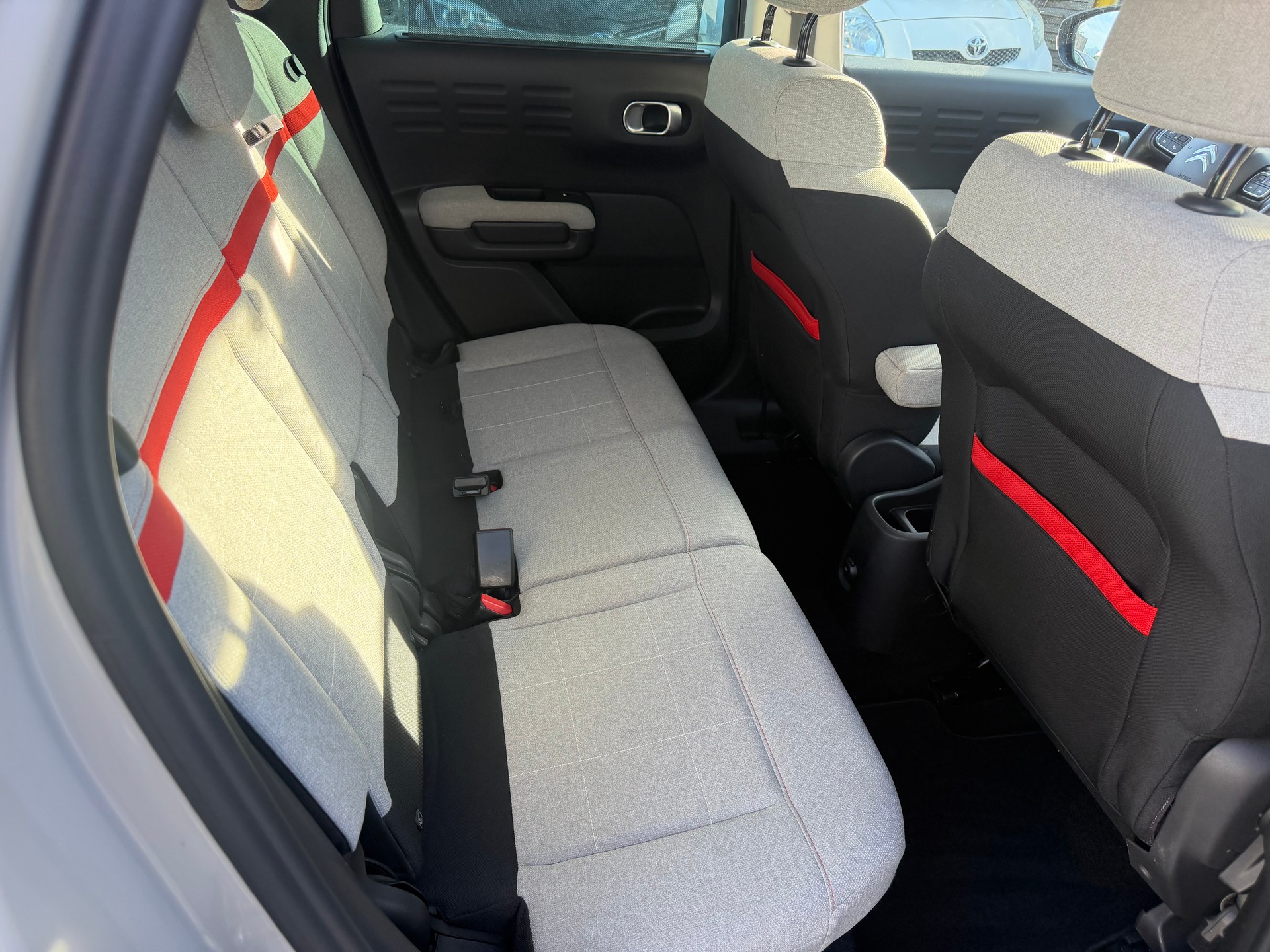 CITROEN C3 Aircross 1.2i PureTech Shine EAT-image-7