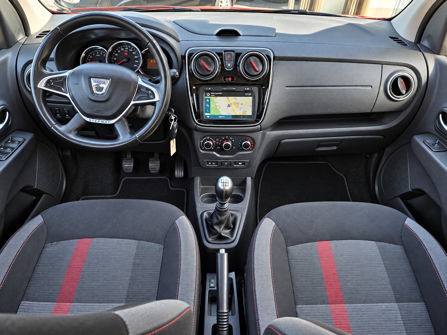 DACIA Lodgy 1.5dCi Stepway 7PL-image-11