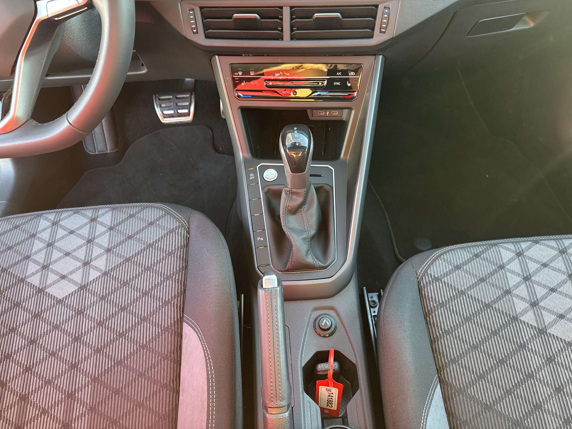VW Taigo 1.5 TSi R-Line DSG-Automat-image-11