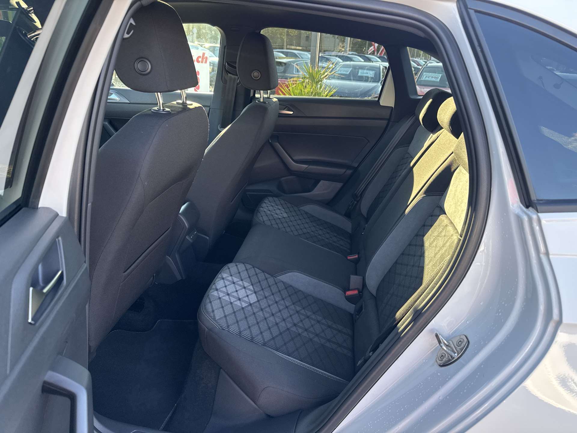 VW Taigo 1.5 TSi R-Line DSG-Automat-image-6