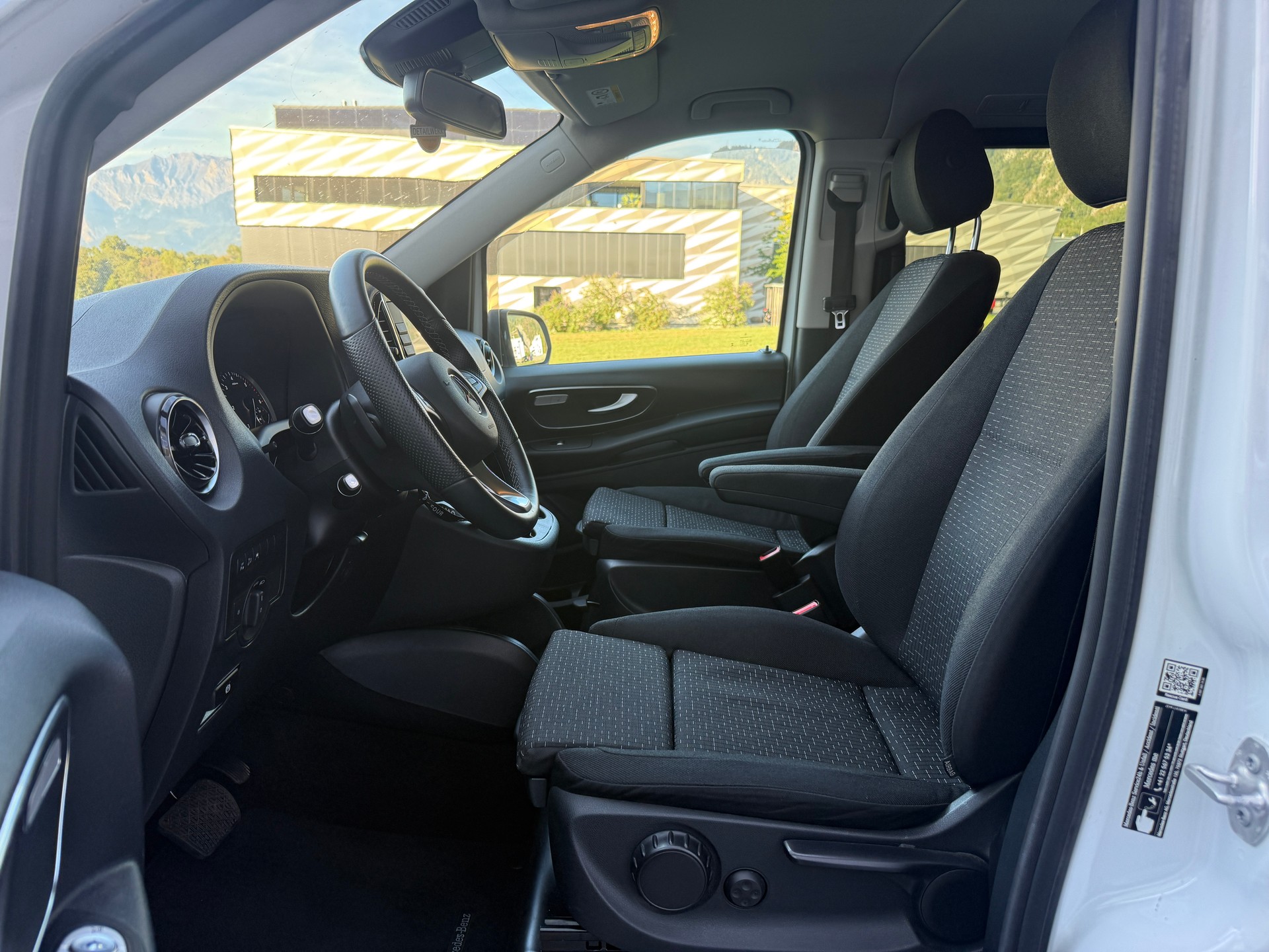 MERCEDES-BENZ Vito 116 CDI Lang Select Tourer 4Matic 9G-Tronic-image-3