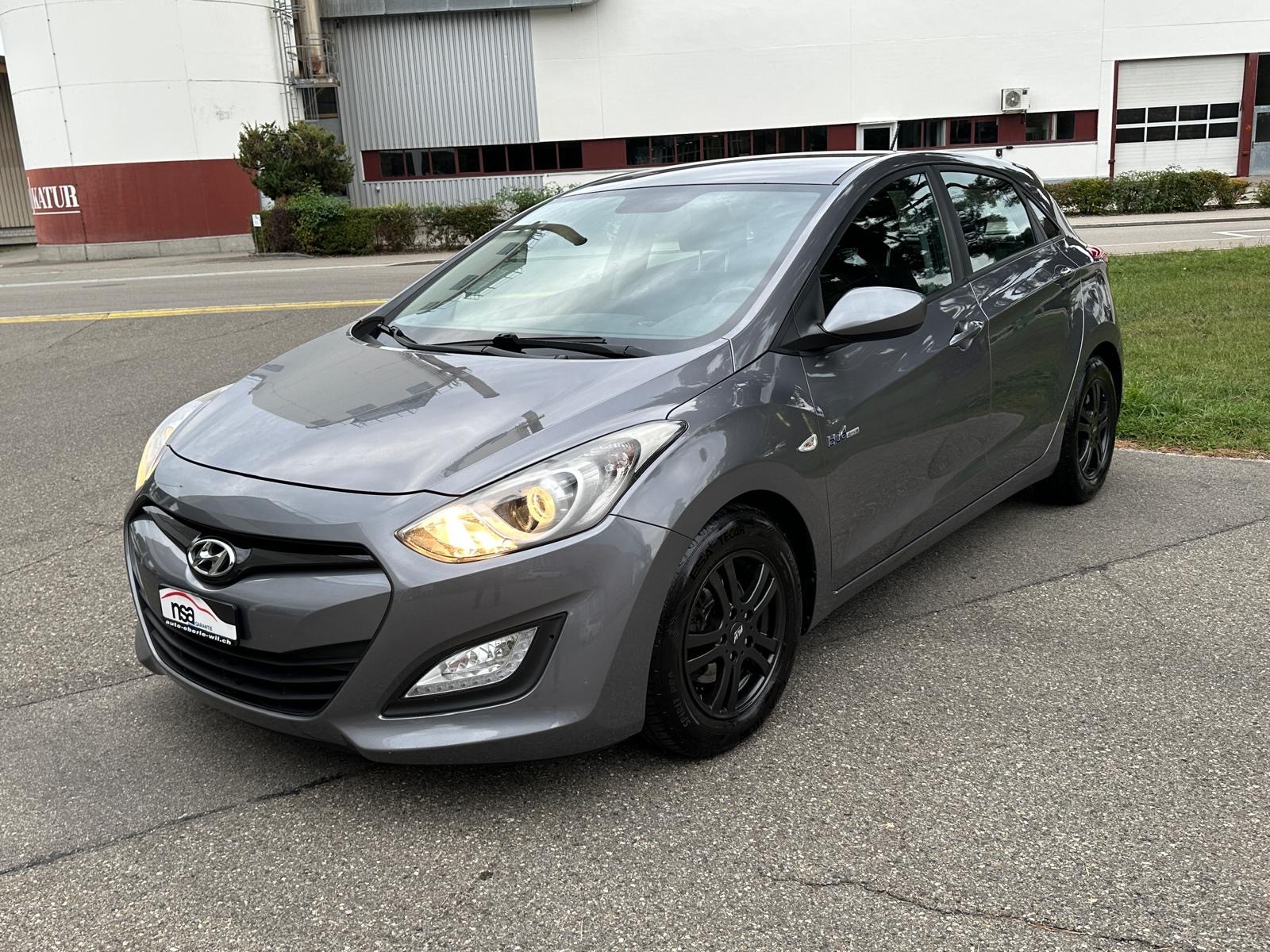 HYUNDAI i30 1.6 CRDi Comfort-image-1