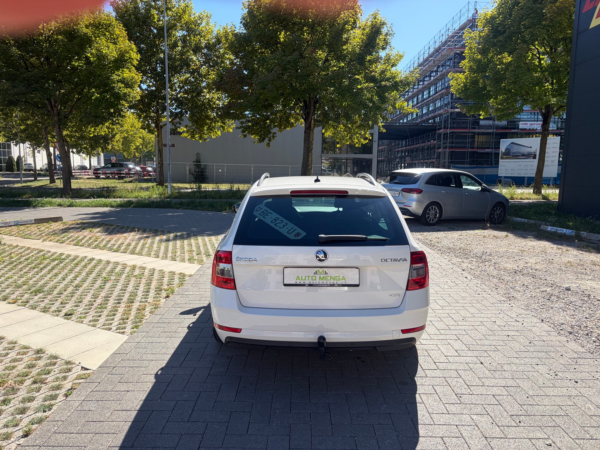SKODA Octavia Combi 2.0 TDI Ambition 4x4-image-5