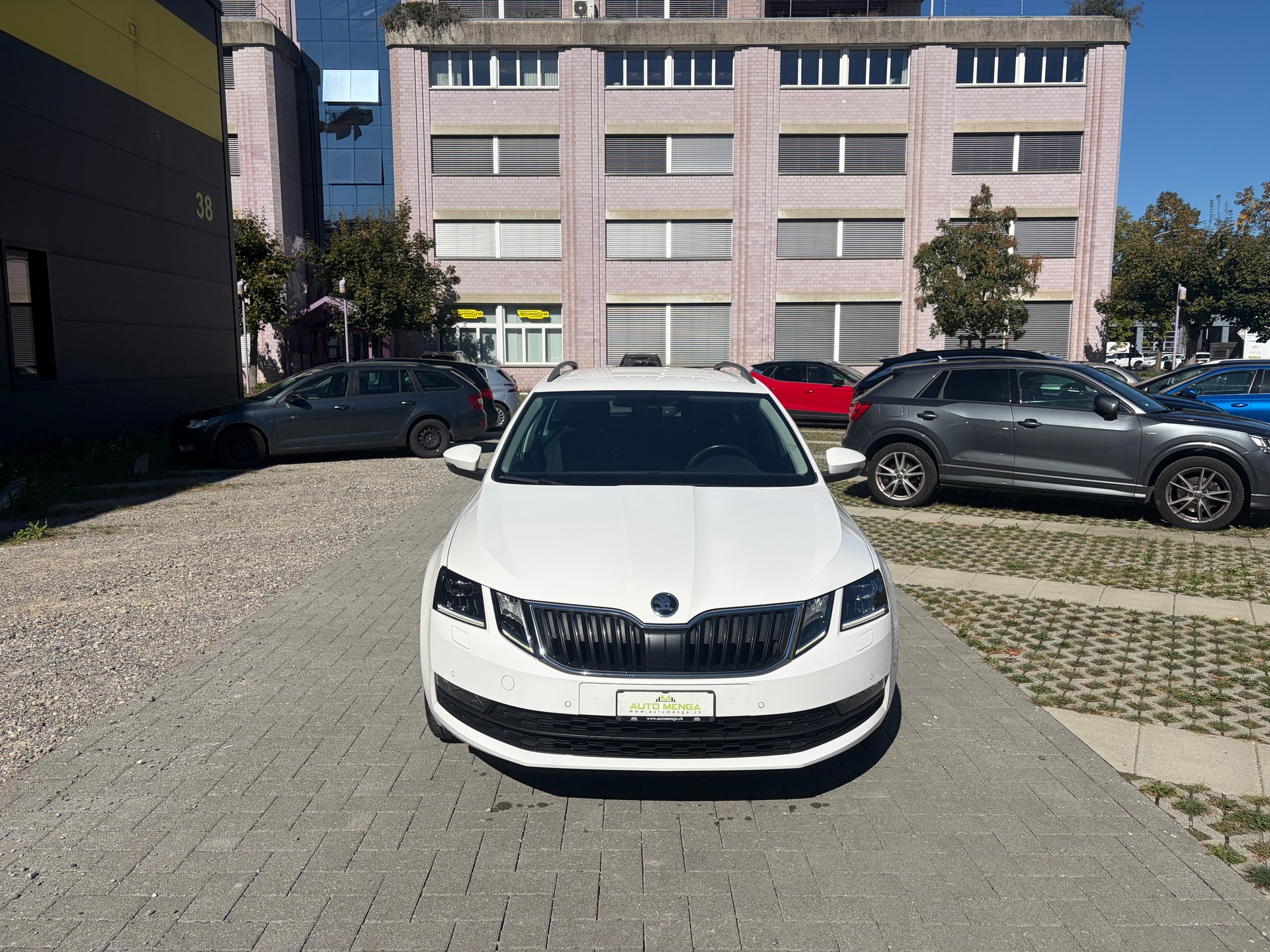 SKODA Octavia Combi 2.0 TDI Ambition 4x4-image-1