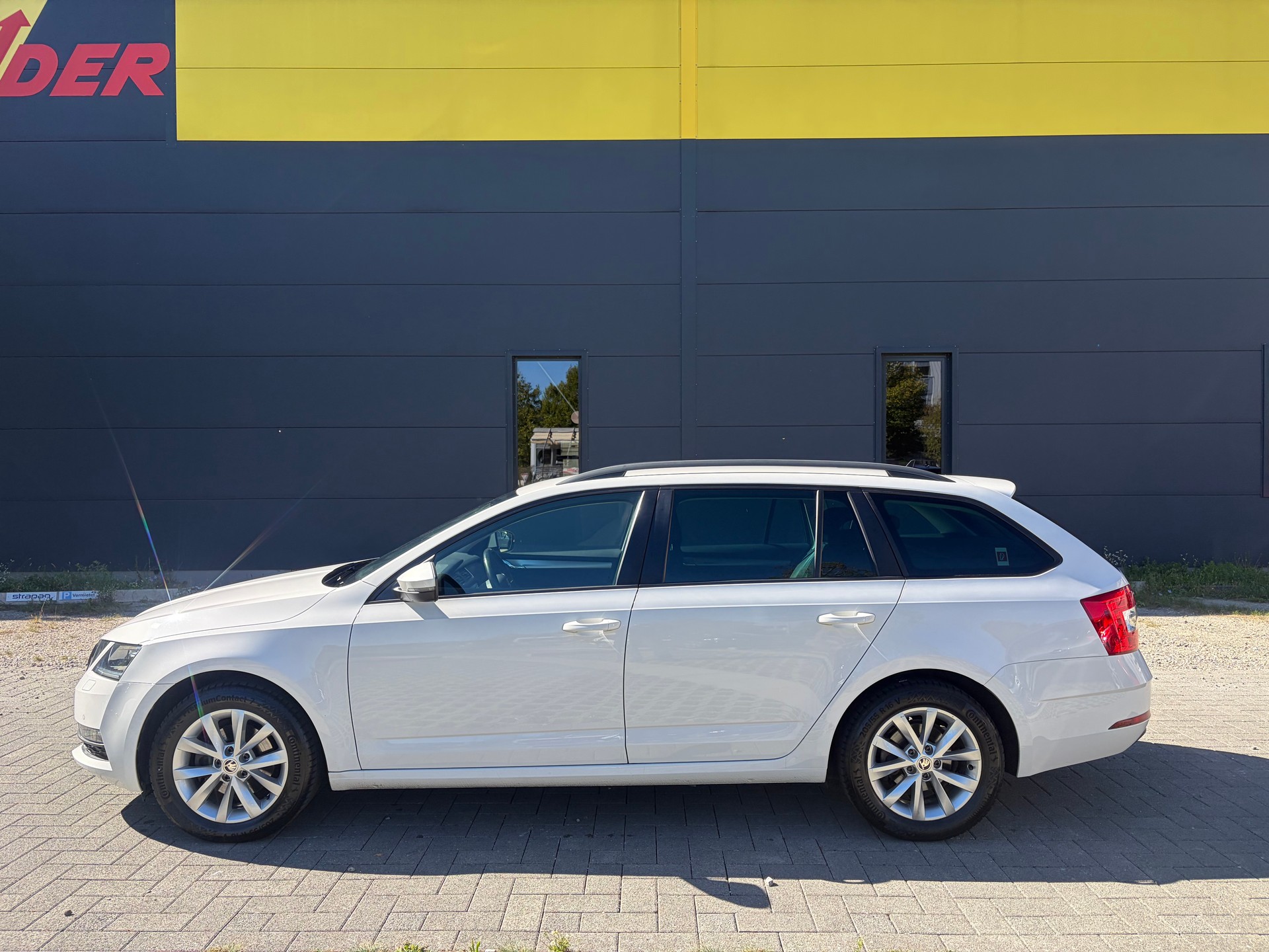 SKODA Octavia Combi 2.0 TDI Ambition 4x4-image-7