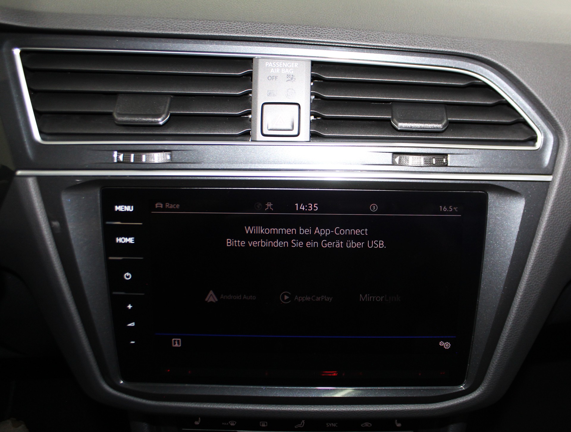 VW Tiguan 2.0TSI R 4Motion DSG Akrapovic / Black Style Paket / Sportsitze Nappa / AHK-image-21
