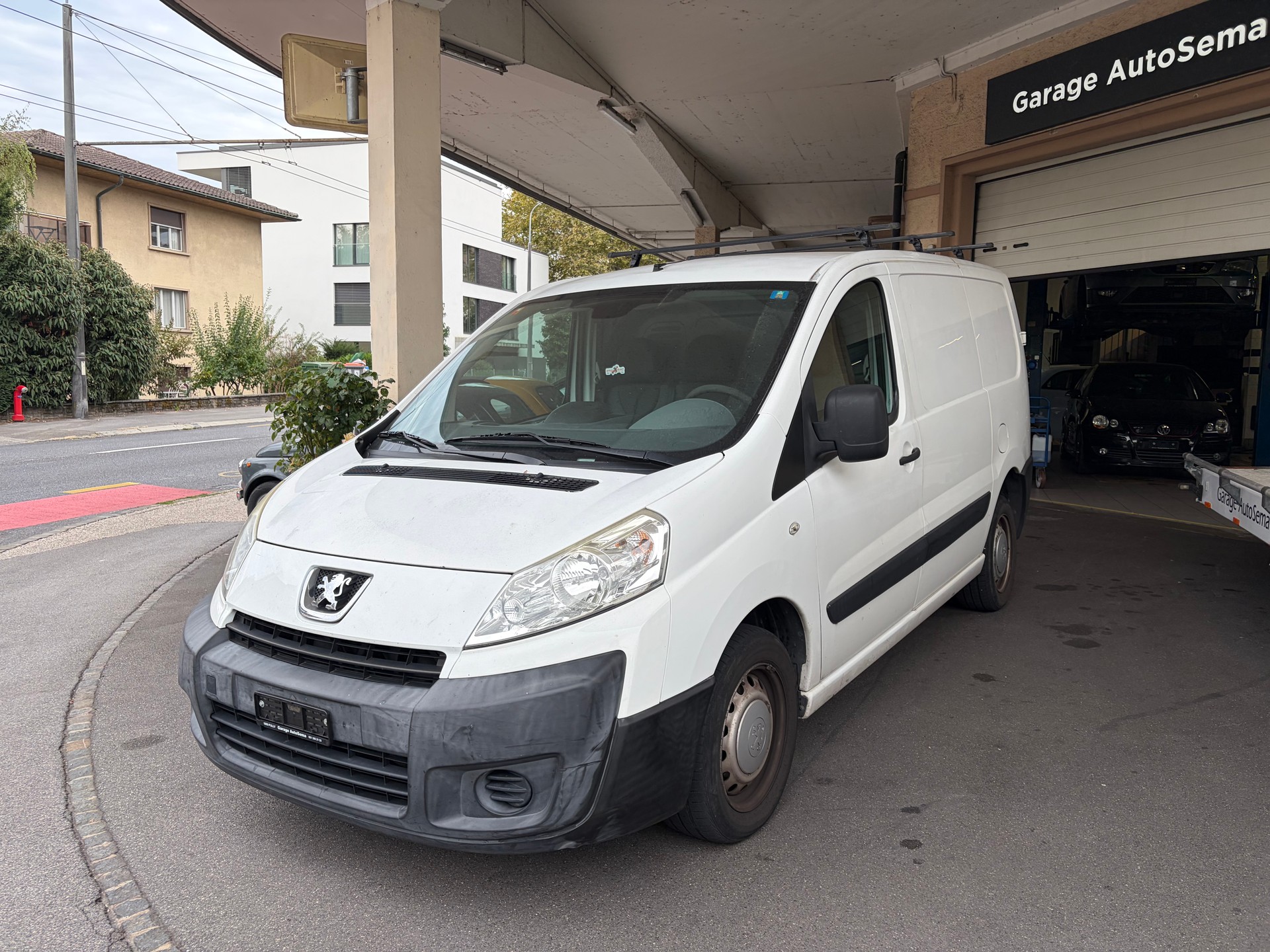 PEUGEOT Expert 2.0 HDi 227 L1H1-image-1