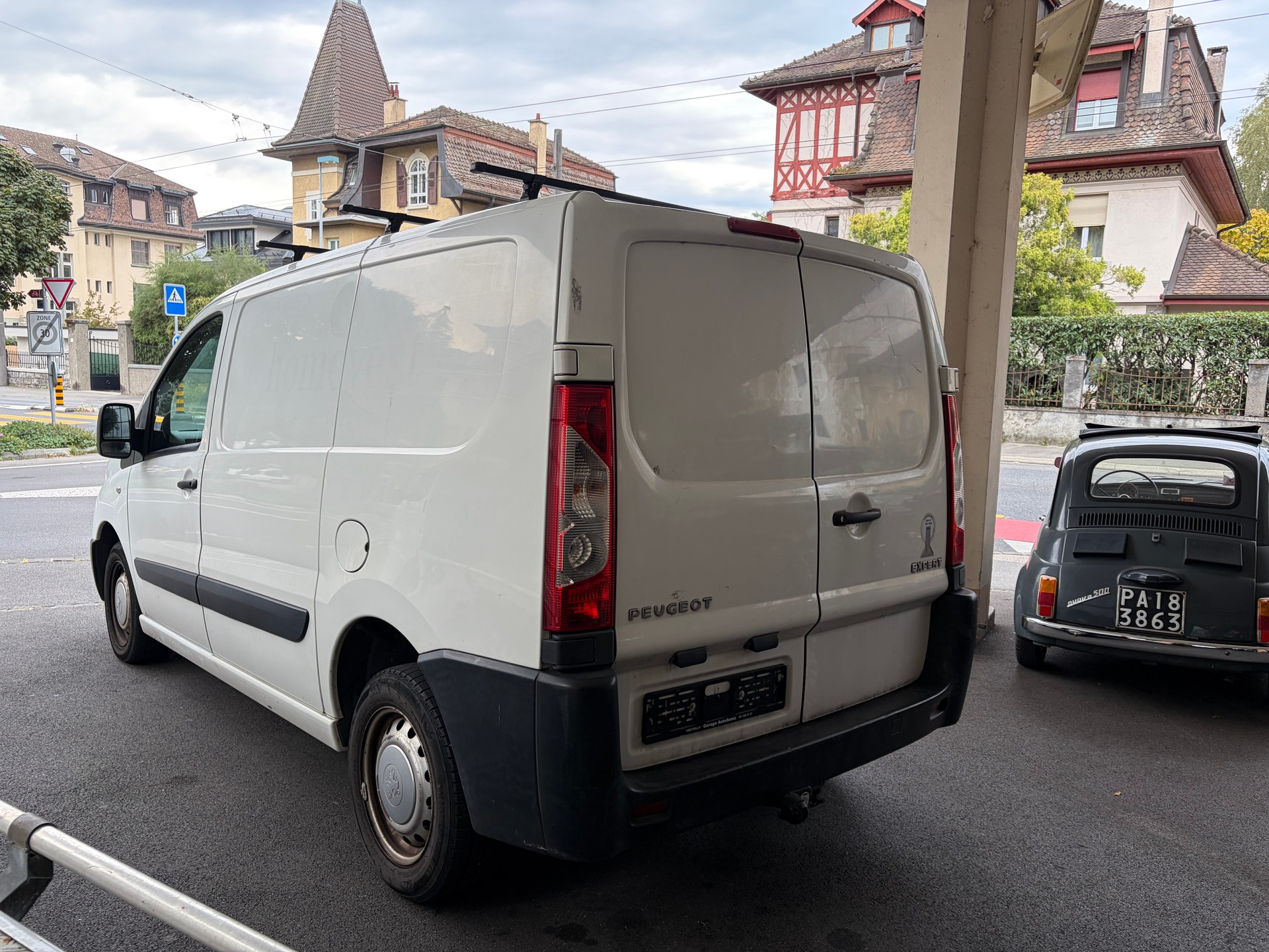 PEUGEOT Expert 2.0 HDi 227 L1H1-image-2