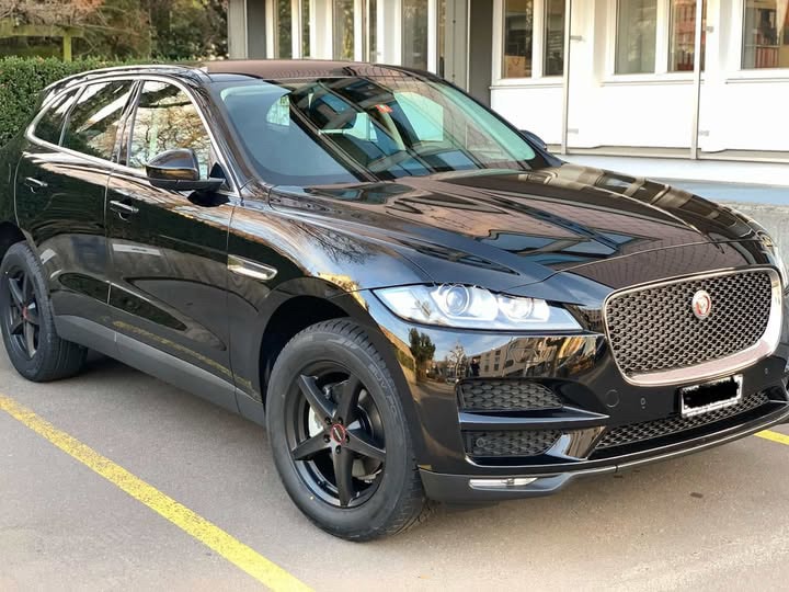 JAGUAR F-Pace 2.0d Prestige Automatik-image-0
