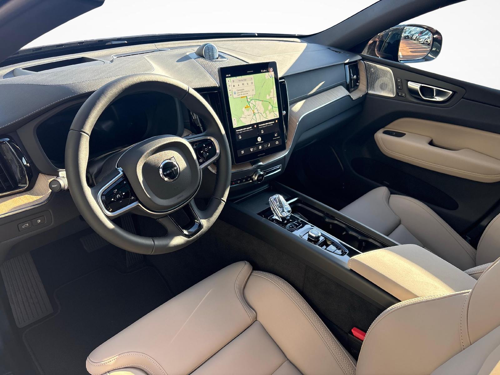 VOLVO XC60 2.0 T6 TE Ultra Dark eAWD-image-8