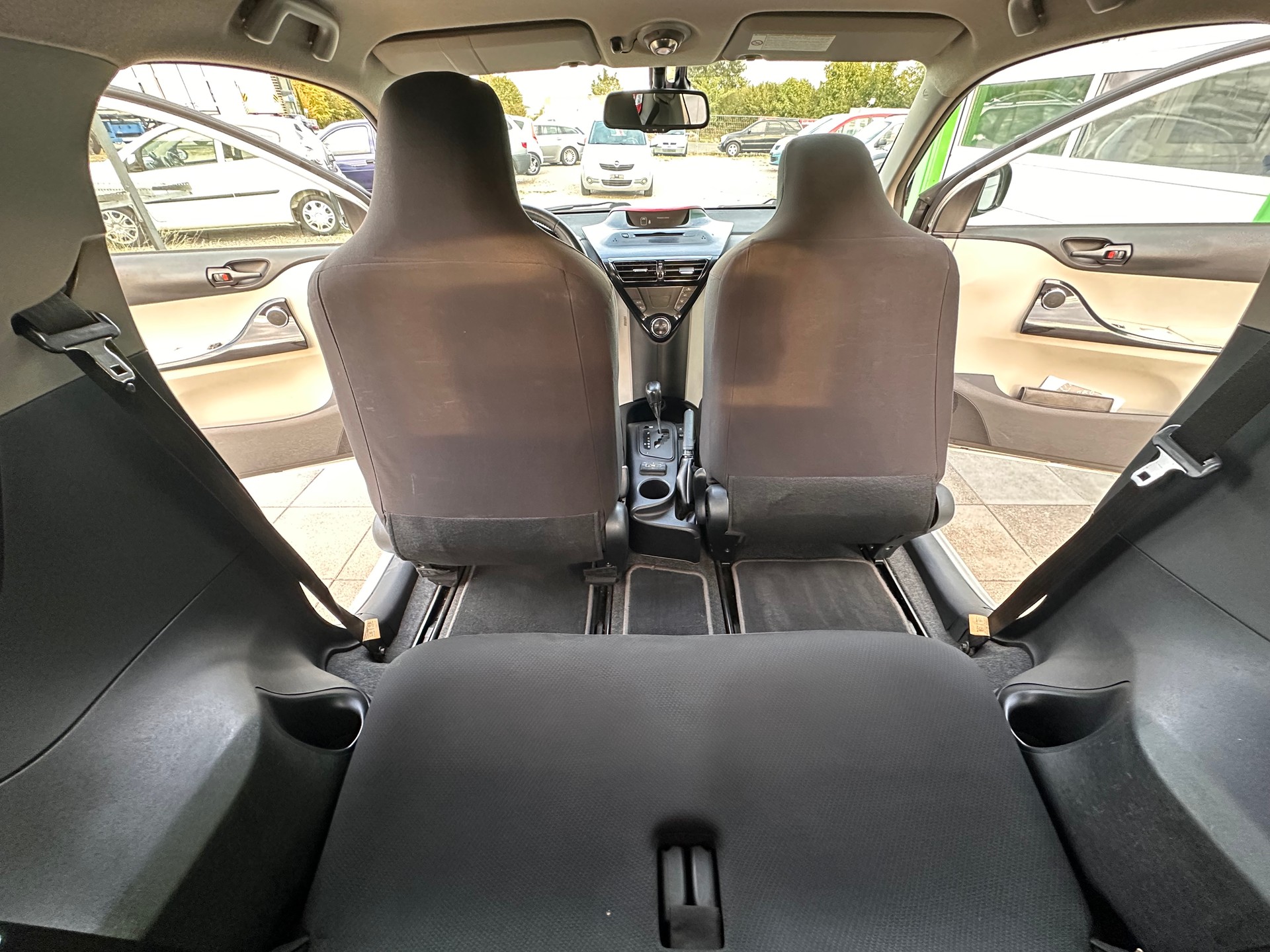 TOYOTA iQ 1.33 Dual VVT-i Linea Sol Premium Multidrive-image-15