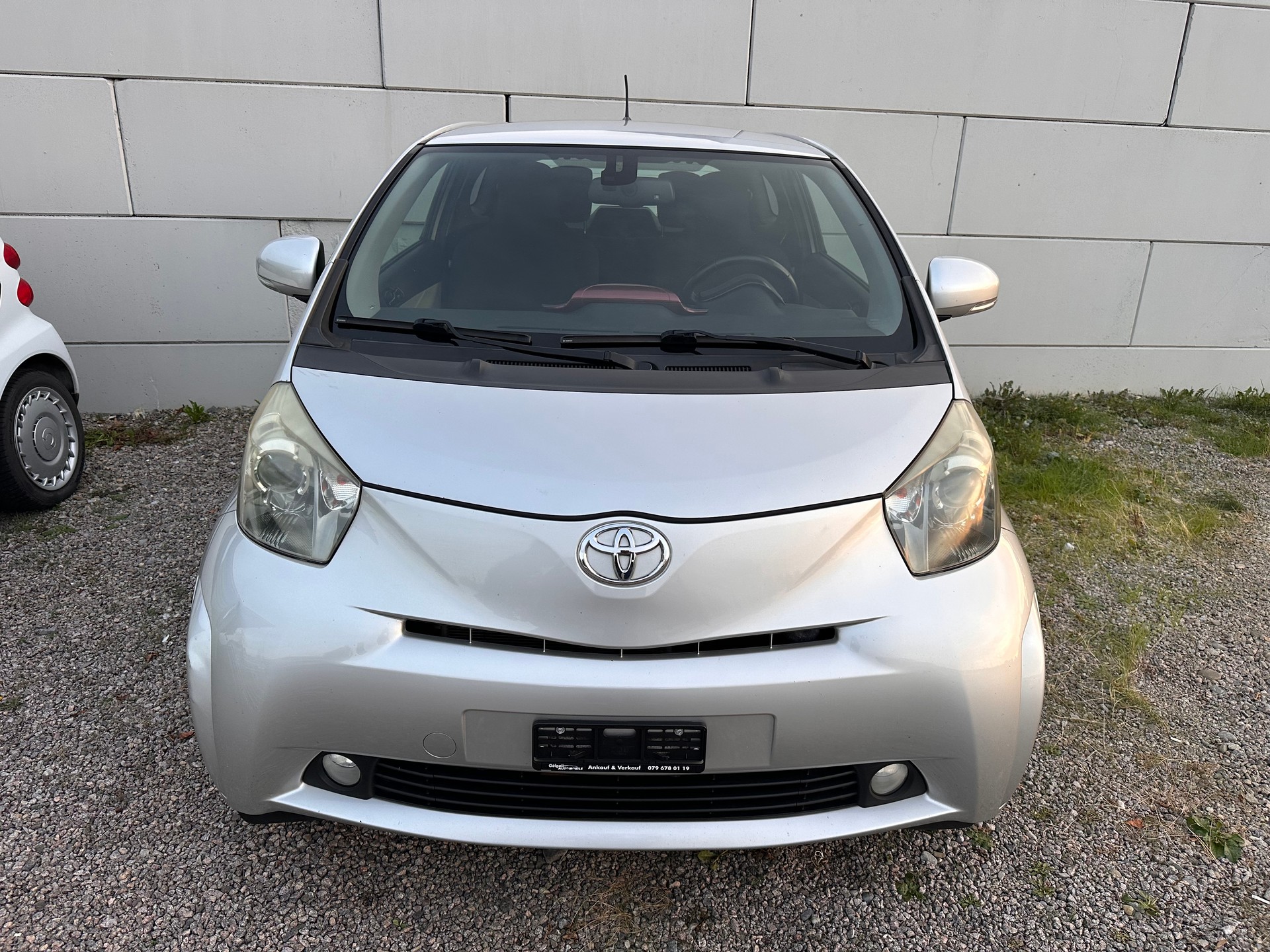 TOYOTA iQ 1.33 Dual VVT-i Linea Sol Premium Multidrive-image-1