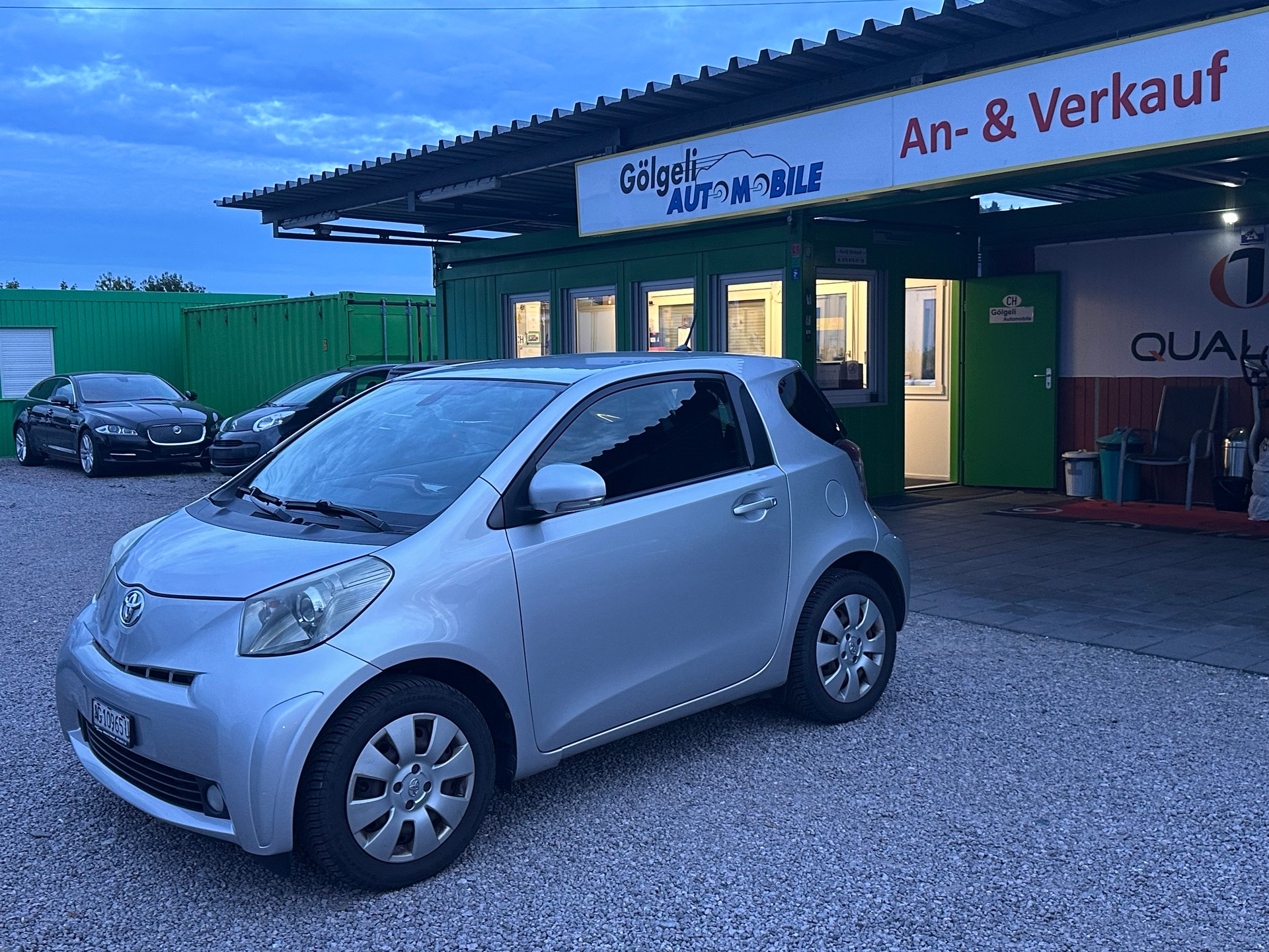 TOYOTA iQ 1.33 Dual VVT-i Linea Sol Premium Multidrive-image-5