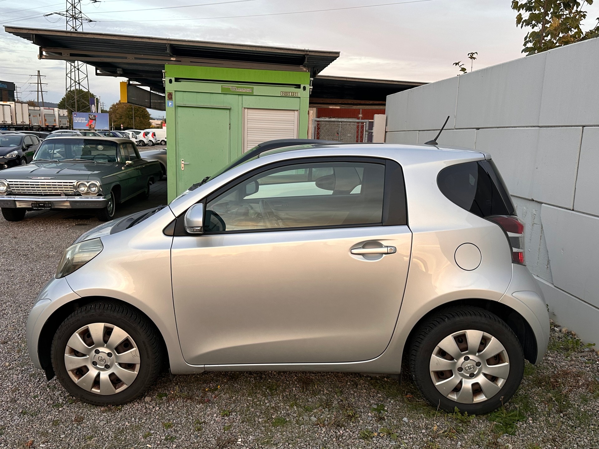 TOYOTA iQ 1.33 Dual VVT-i Linea Sol Premium Multidrive-image-3
