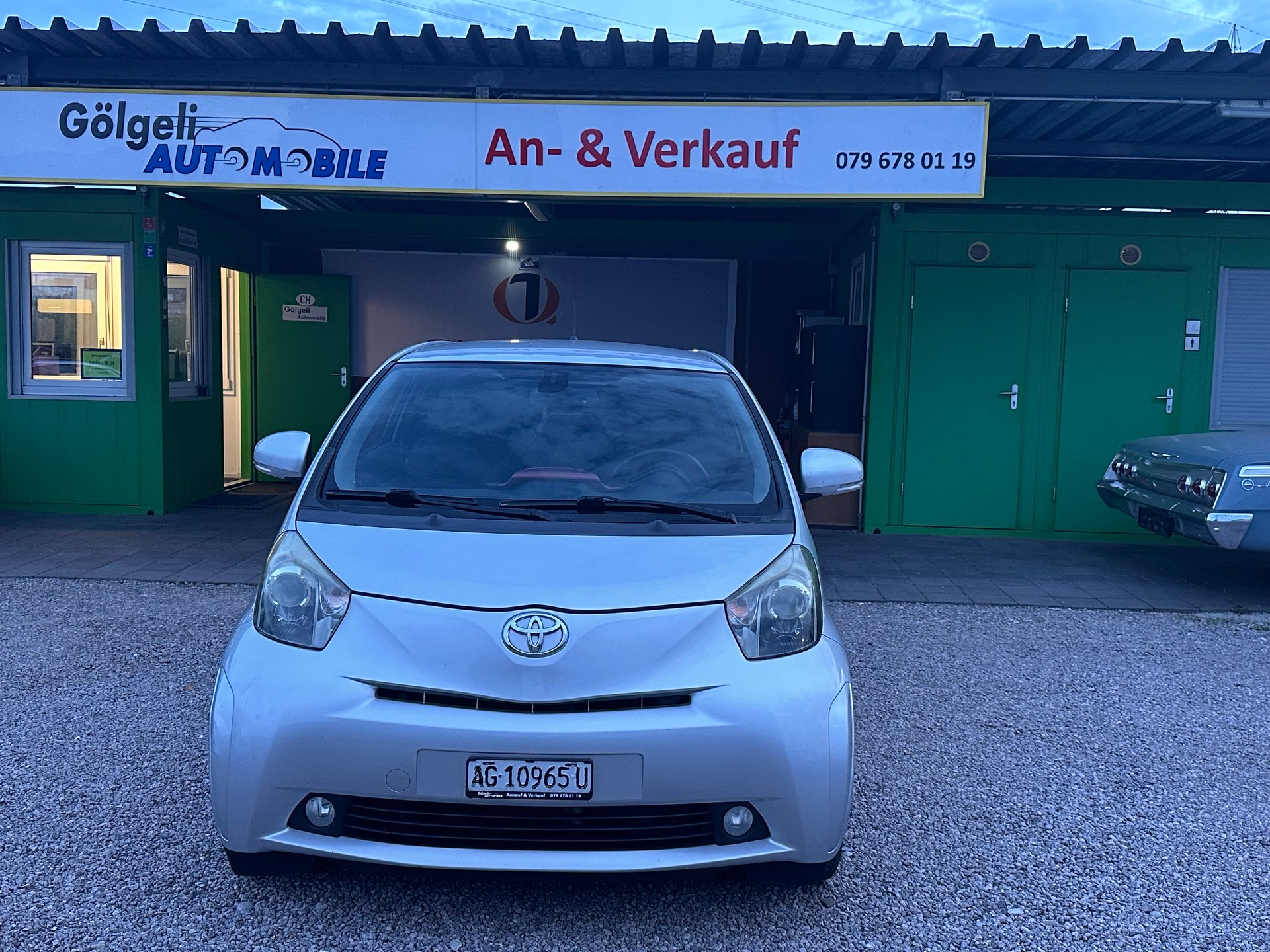 TOYOTA iQ 1.33 Dual VVT-i Linea Sol Premium Multidrive-image-6