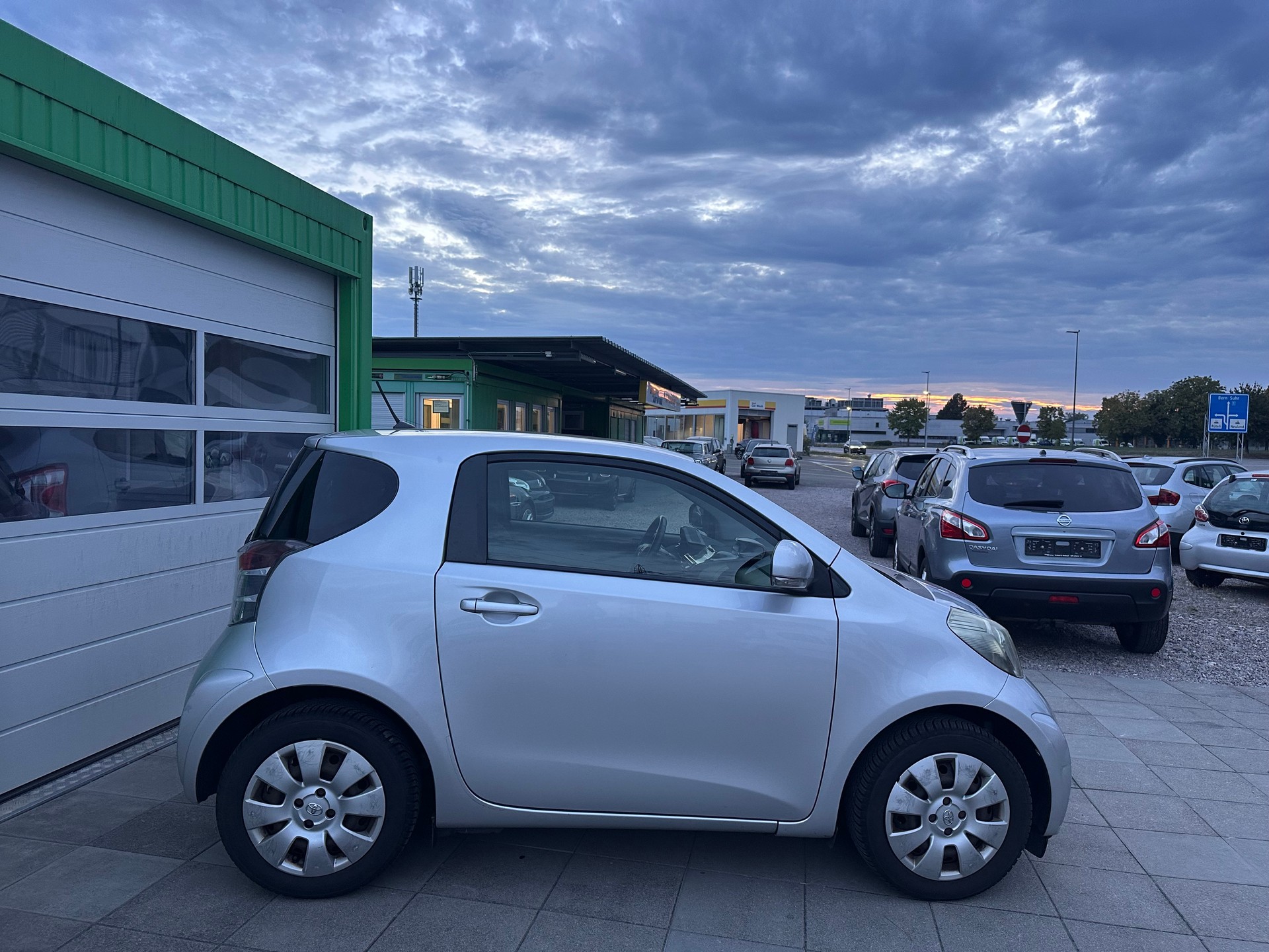 TOYOTA iQ 1.33 Dual VVT-i Linea Sol Premium Multidrive-image-8
