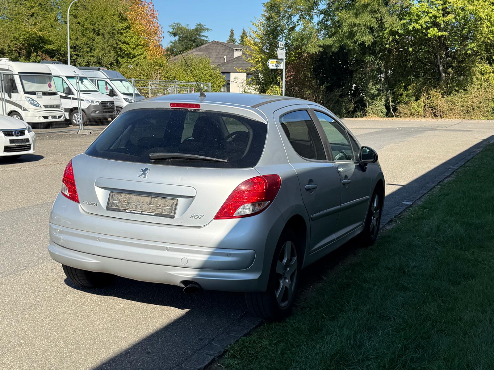 PEUGEOT 207 1.6 16V Allure-image-5