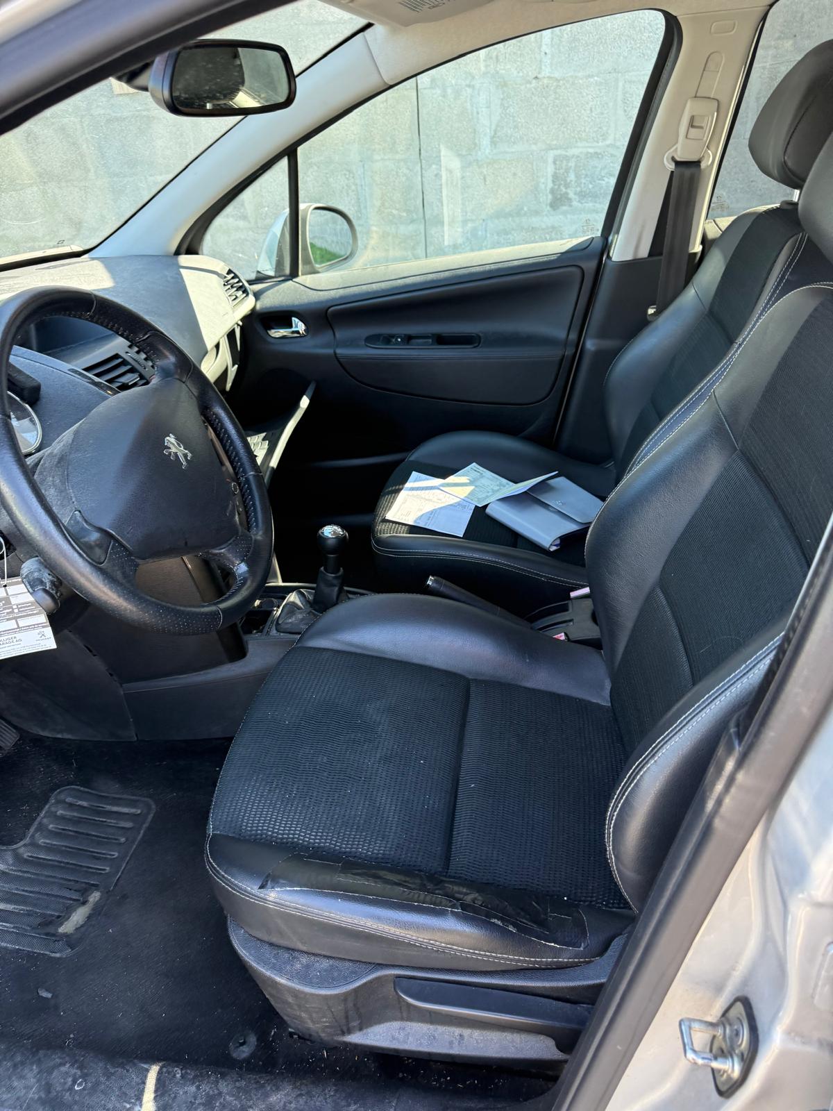 PEUGEOT 207 1.6 16V Allure-image-8
