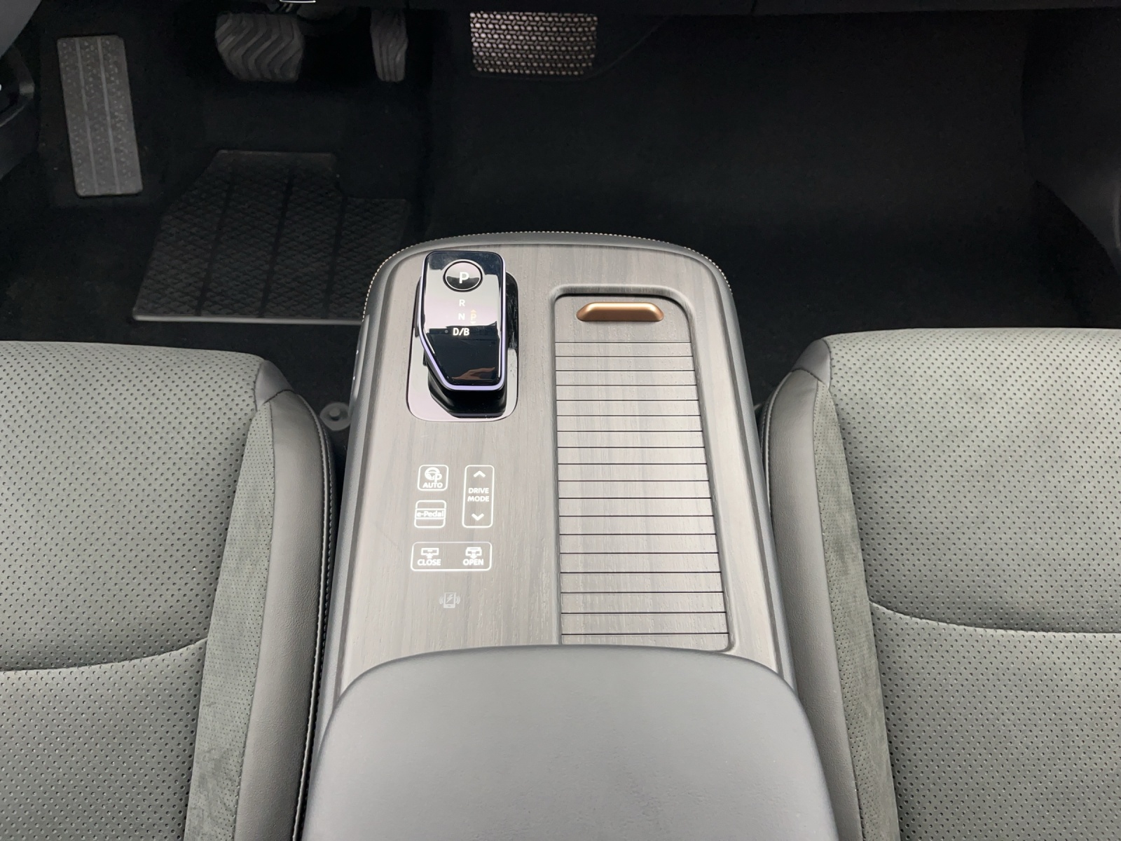 NISSAN Ariya Evolve e-4orce-image-13