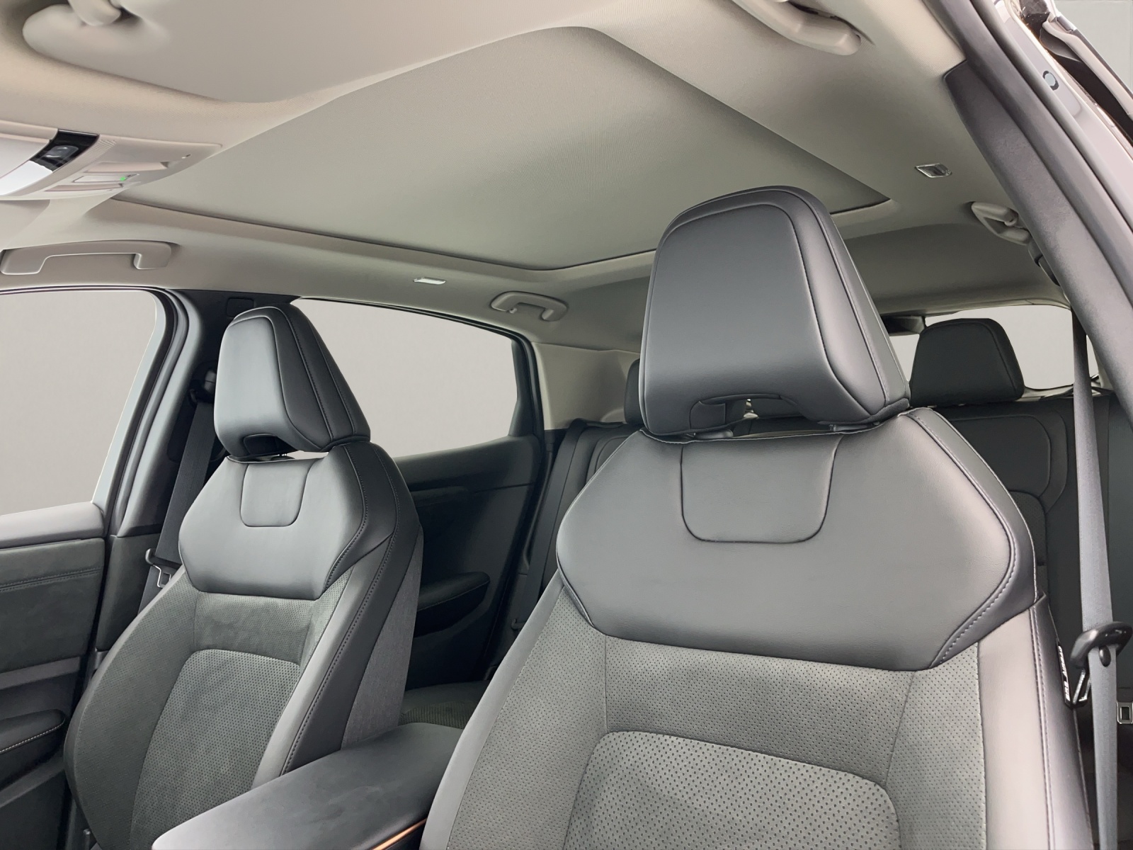 NISSAN Ariya Evolve e-4orce-image-14
