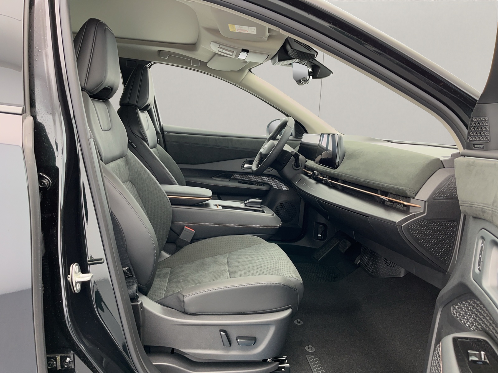 NISSAN Ariya Evolve e-4orce-image-15
