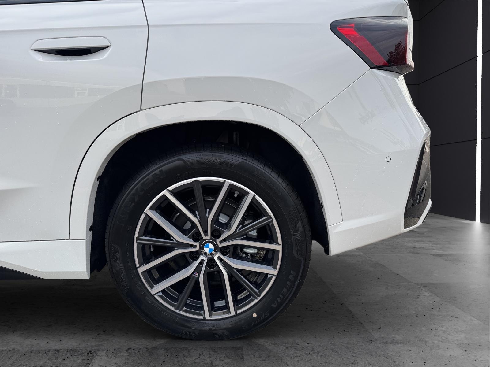 BMW iX1 xDrive30-image-18