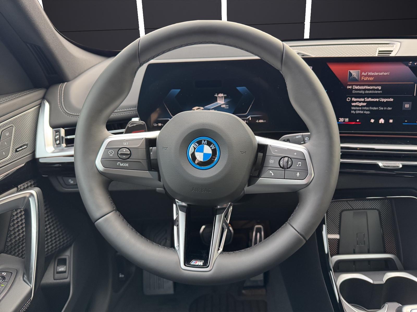 BMW iX1 xDrive30-image-6