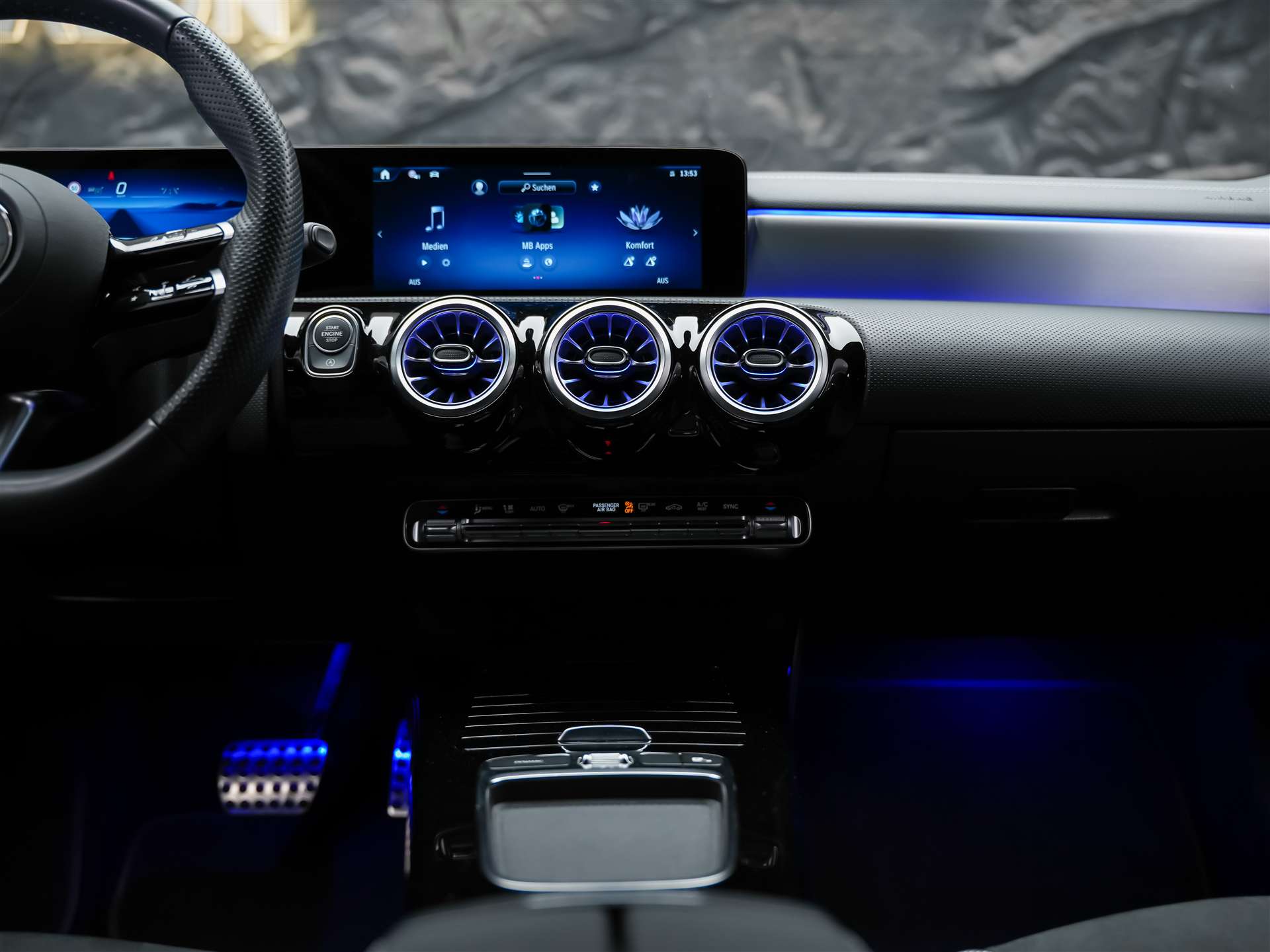 MERCEDES-BENZ CLA 200 d Coupe AMG Line Night Edition *Werksgarantie*Sitzheizung*-image-19