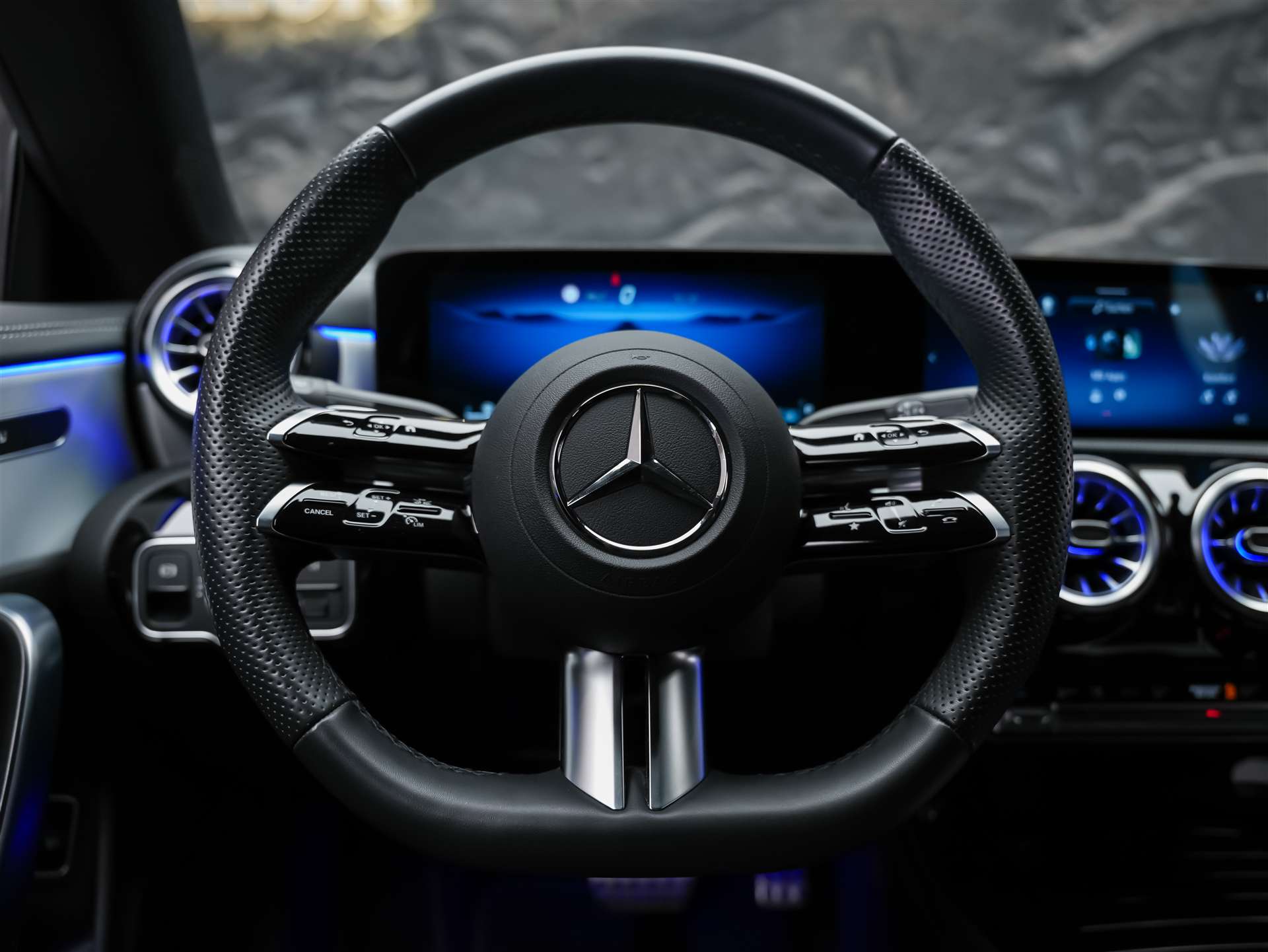 MERCEDES-BENZ CLA 200 d Coupe AMG Line Night Edition *Werksgarantie*Sitzheizung*-image-25