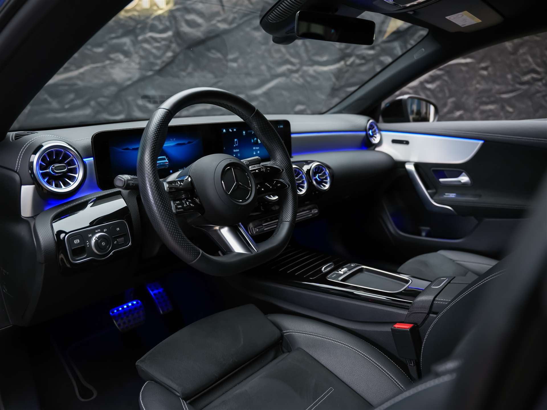 MERCEDES-BENZ CLA 200 d Coupe AMG Line Night Edition *Werksgarantie*Sitzheizung*-image-8