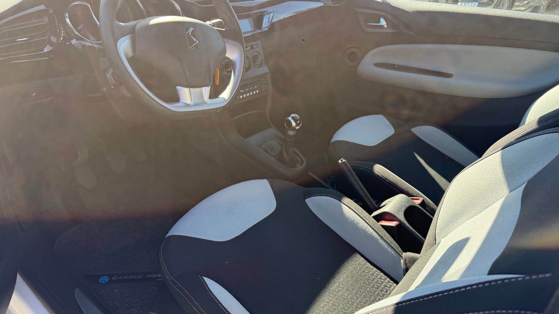 DS AUTOMOBILES DS3 1.4 VTi Chic-image-14