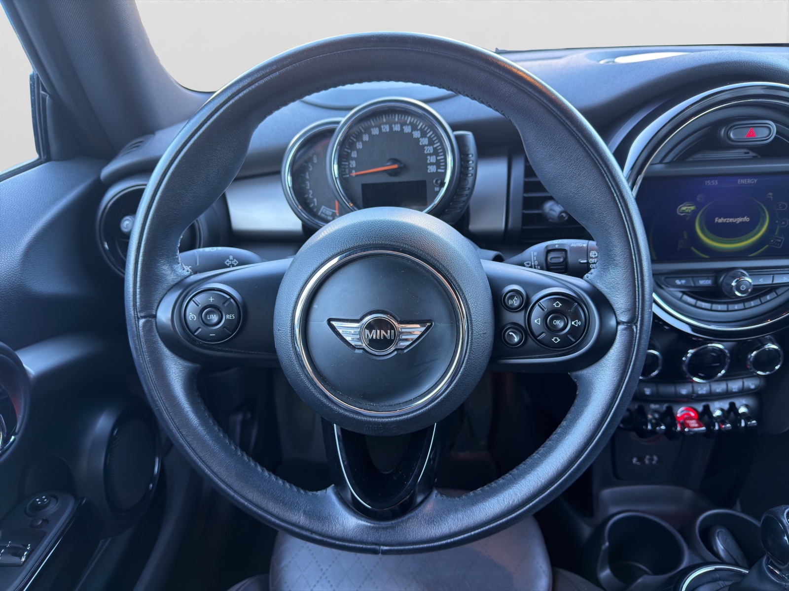 MINI Cooper-image-12