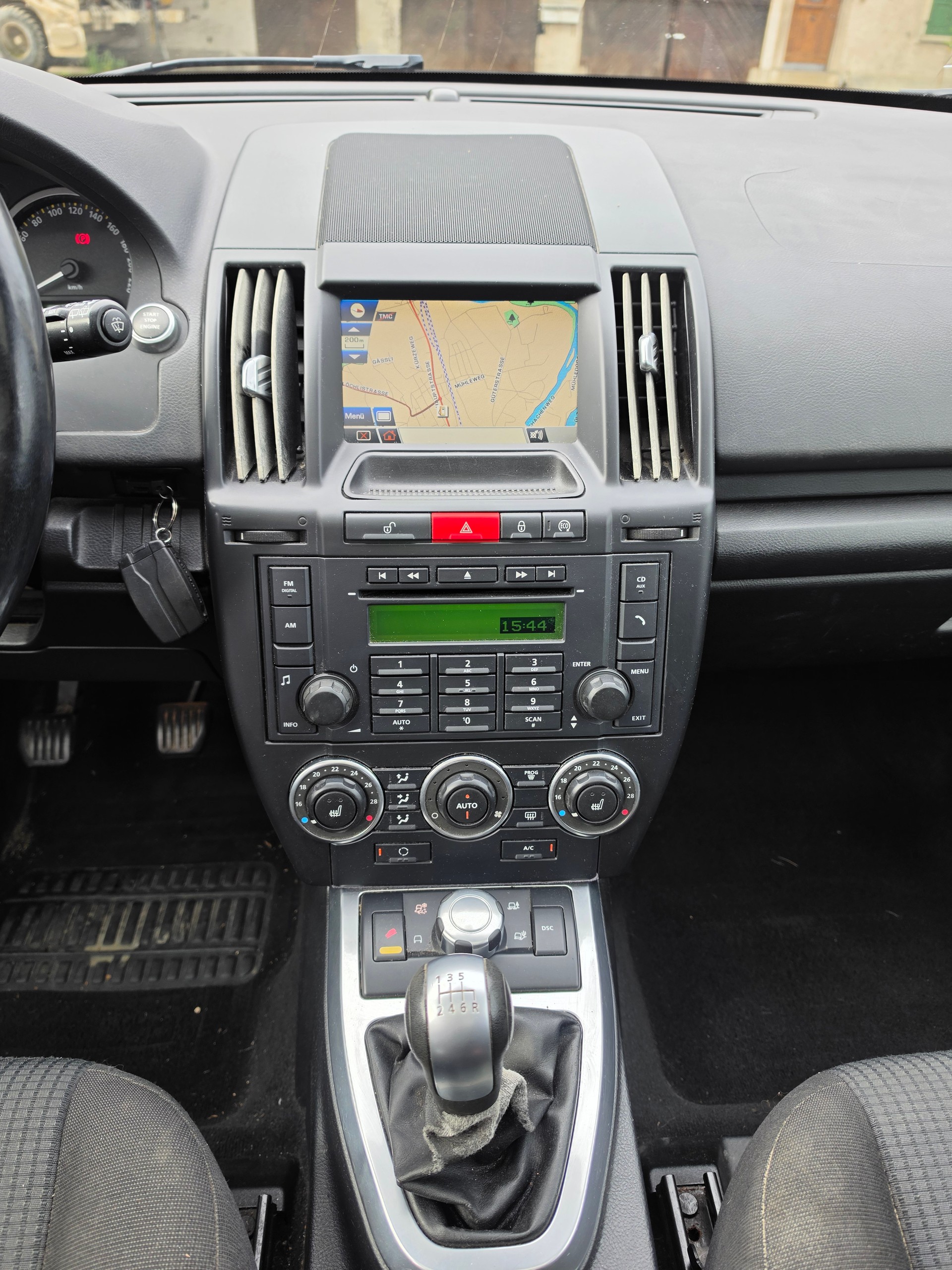 LAND ROVER Freelander 2.2 TD4 Newport-image-13