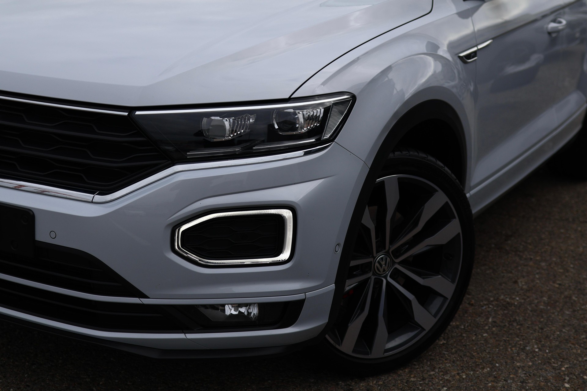 VW T-Roc 1.5 TSI Sport DSG 4motion * SOUNDSYSTEM BEATS * RÜCKFAHRKAMERA * PACK INFOTAINMENT *-image-1