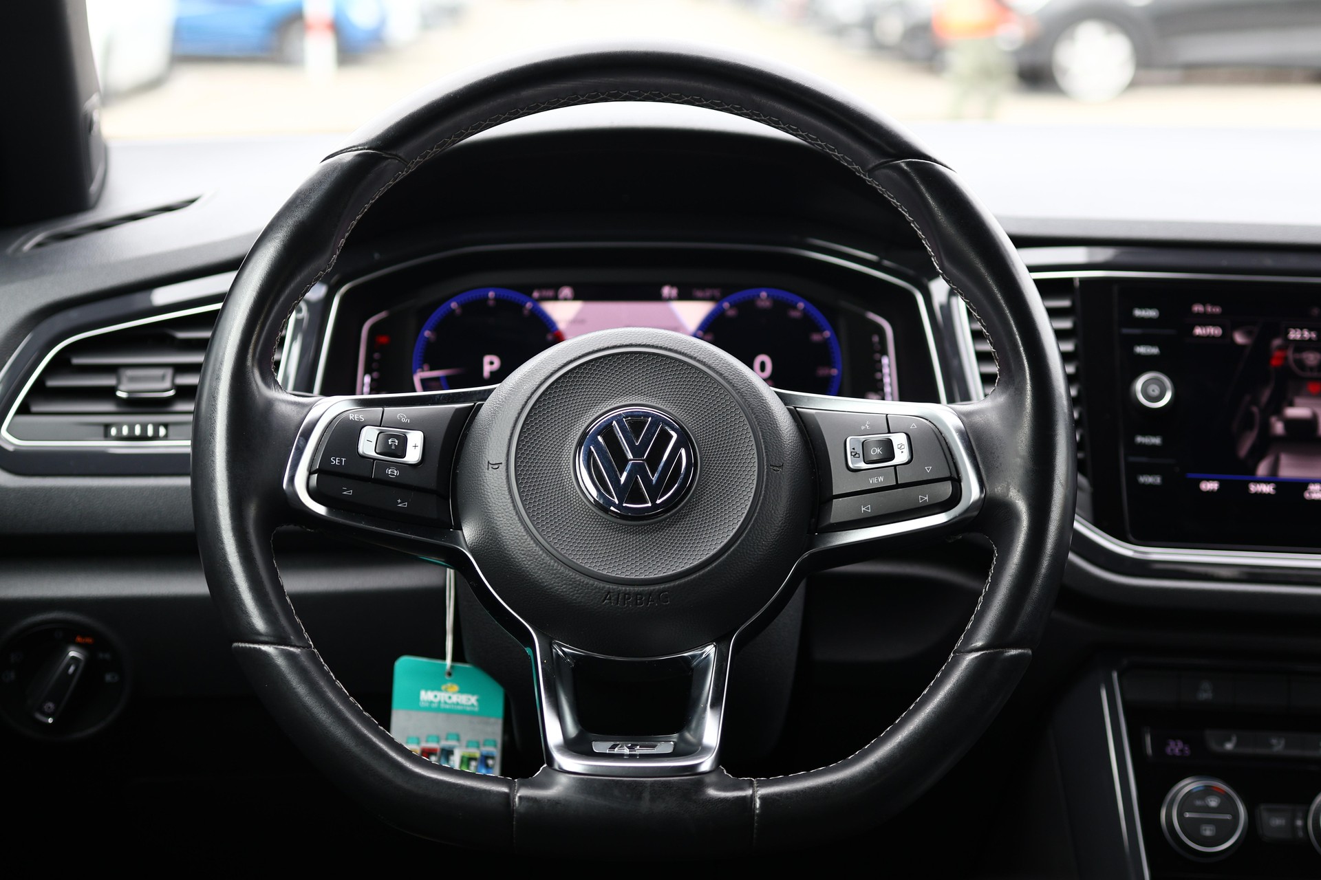VW T-Roc 1.5 TSI Sport DSG 4motion * SOUNDSYSTEM BEATS * RÜCKFAHRKAMERA * PACK INFOTAINMENT *-image-19