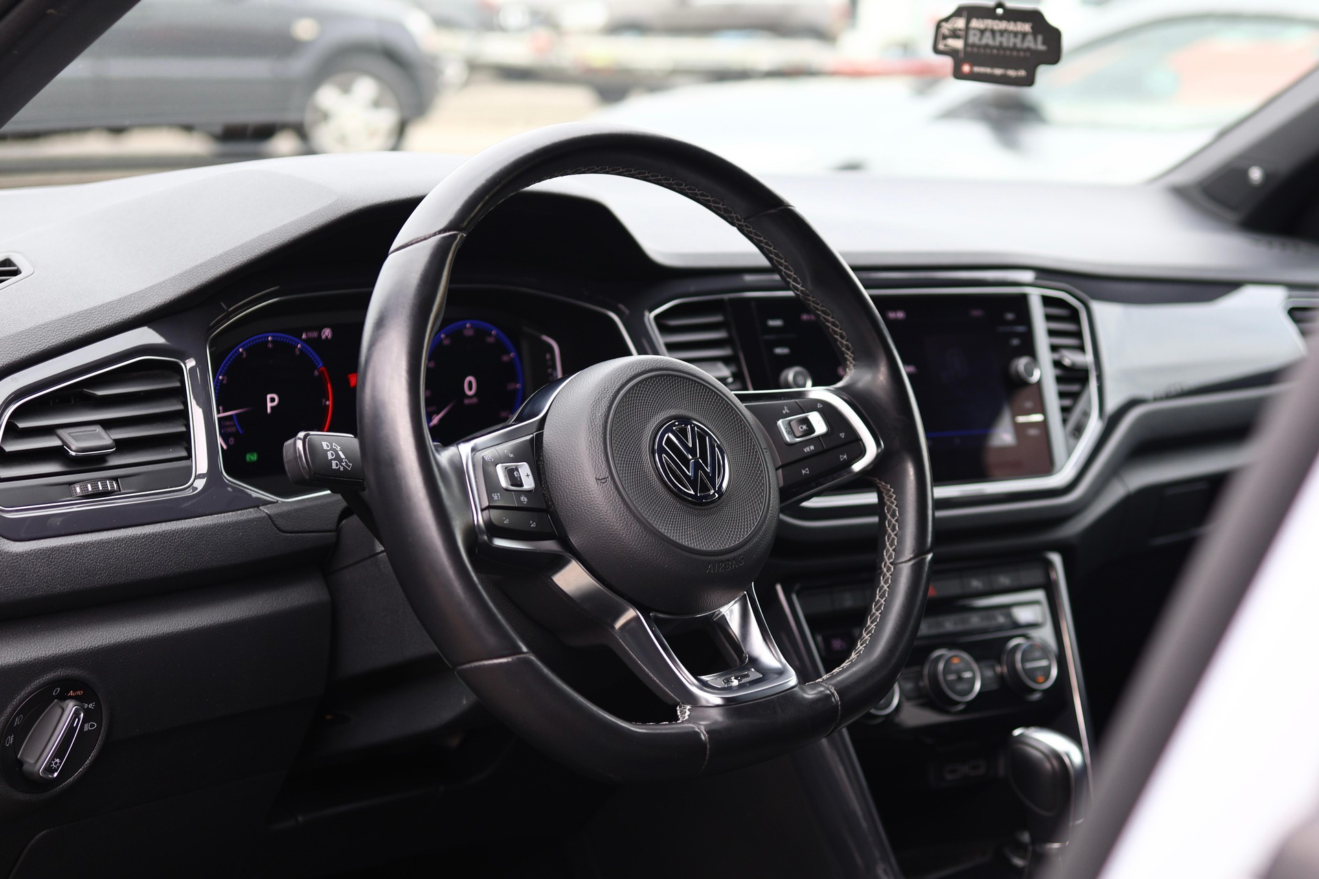 VW T-Roc 1.5 TSI Sport DSG 4motion * SOUNDSYSTEM BEATS * RÜCKFAHRKAMERA * PACK INFOTAINMENT *-image-15