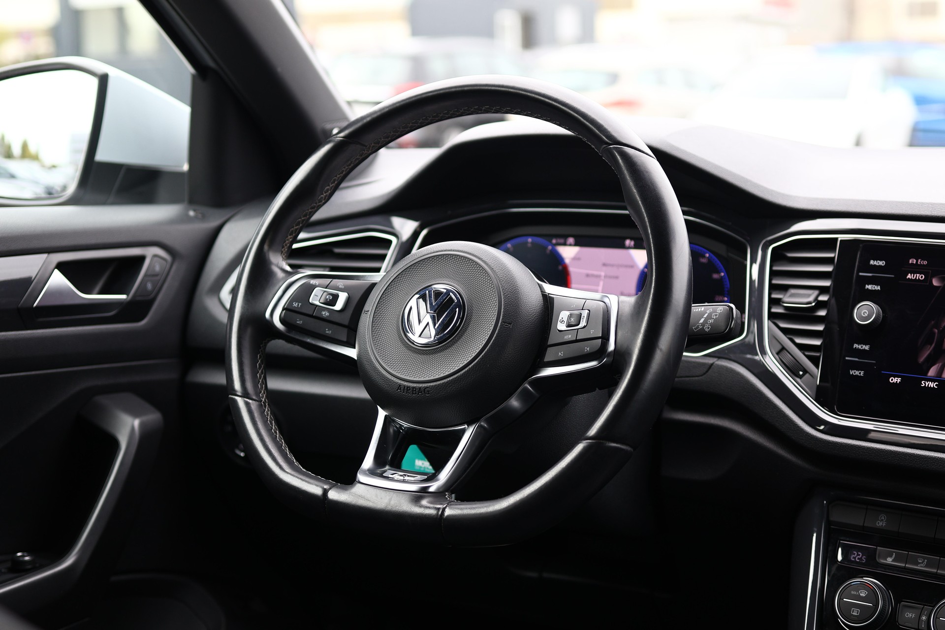 VW T-Roc 1.5 TSI Sport DSG 4motion * SOUNDSYSTEM BEATS * RÜCKFAHRKAMERA * PACK INFOTAINMENT *-image-21