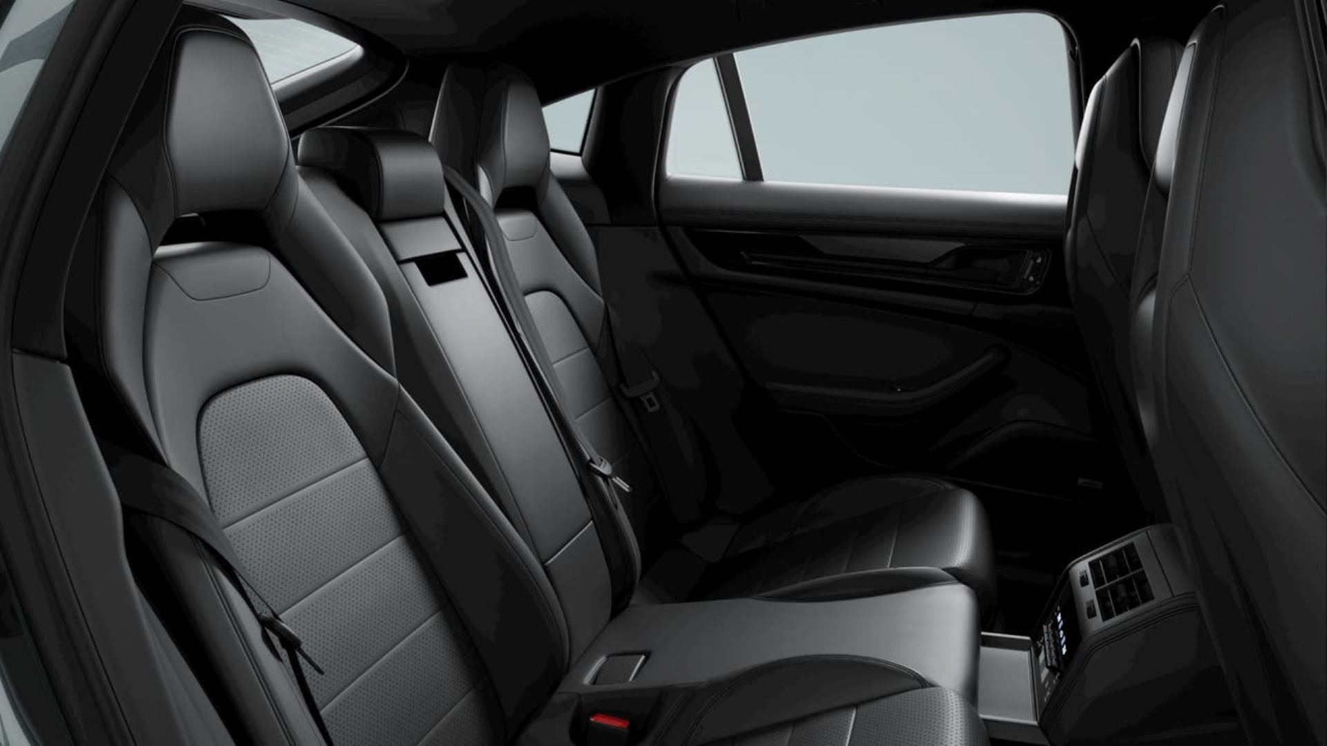 PORSCHE Panamera 4-image-9