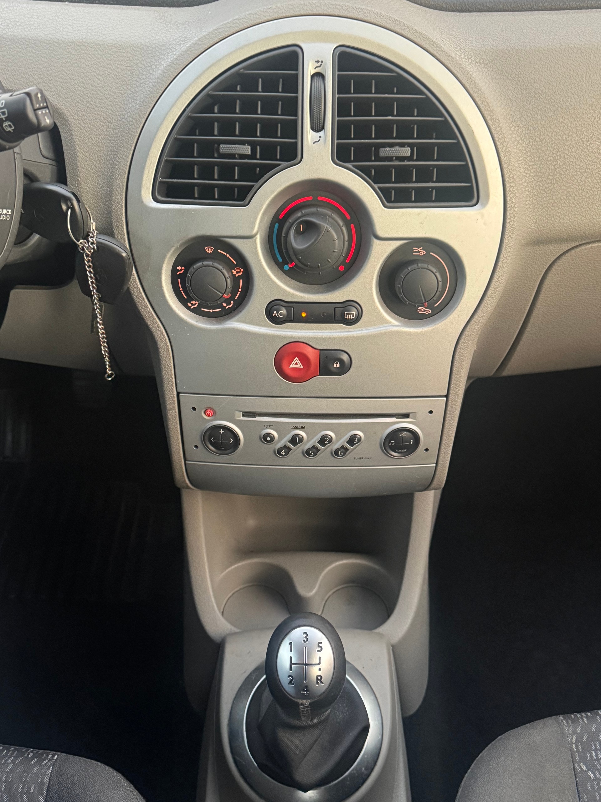 RENAULT Modus 1.4 16V Expression Confort-image-10
