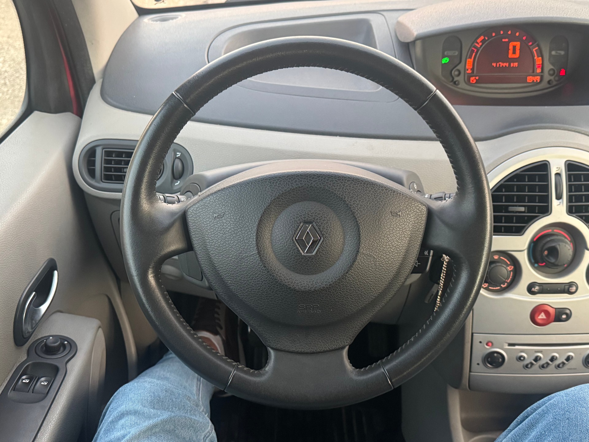 RENAULT Modus 1.4 16V Expression Confort-image-12