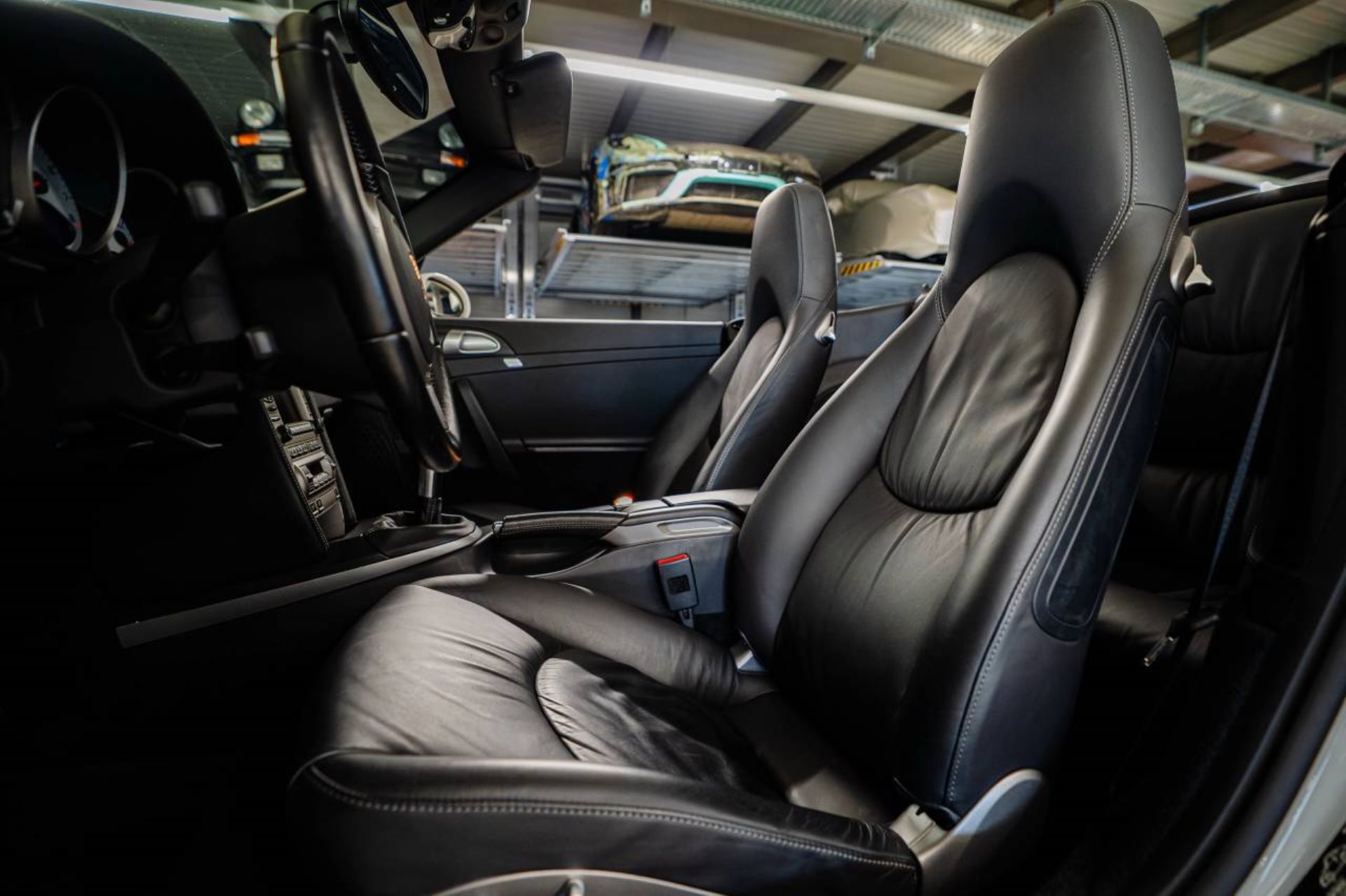 PORSCHE 911 Carrera S Cabriolet-image-12
