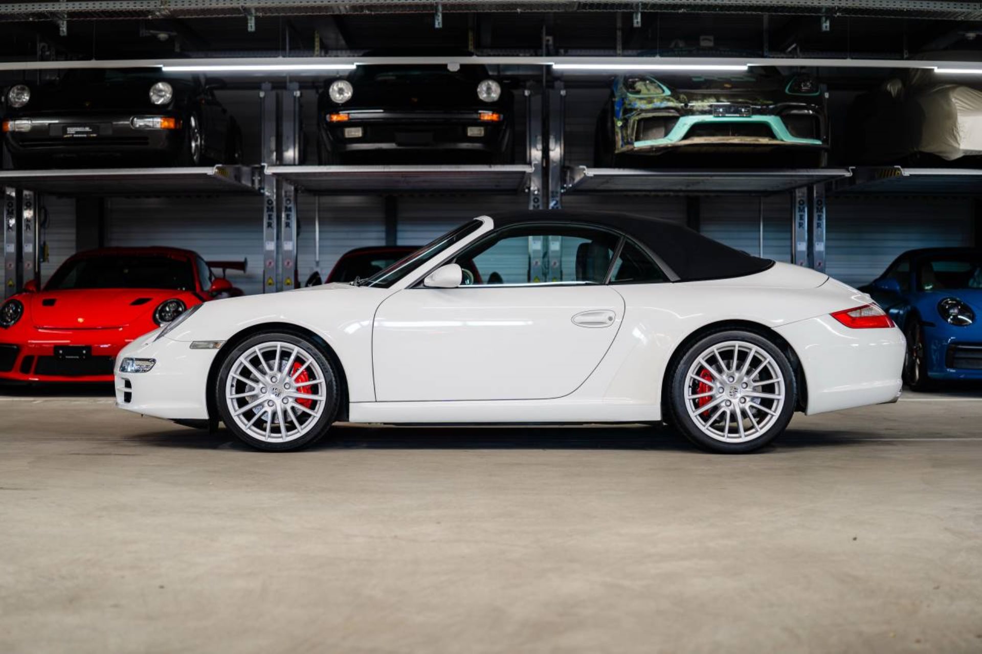 PORSCHE 911 Carrera S Cabriolet-image-1