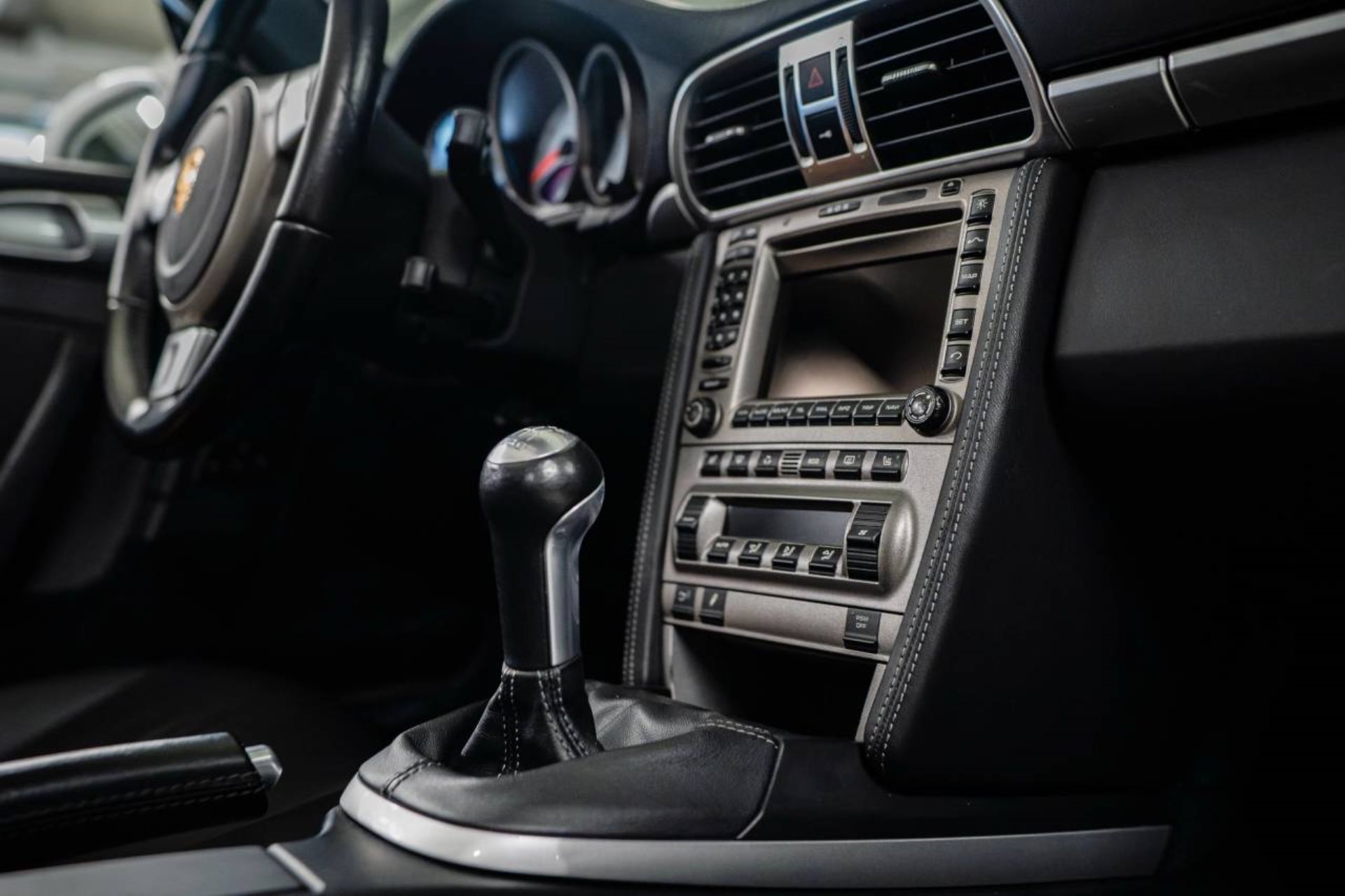 PORSCHE 911 Carrera S Cabriolet-image-21