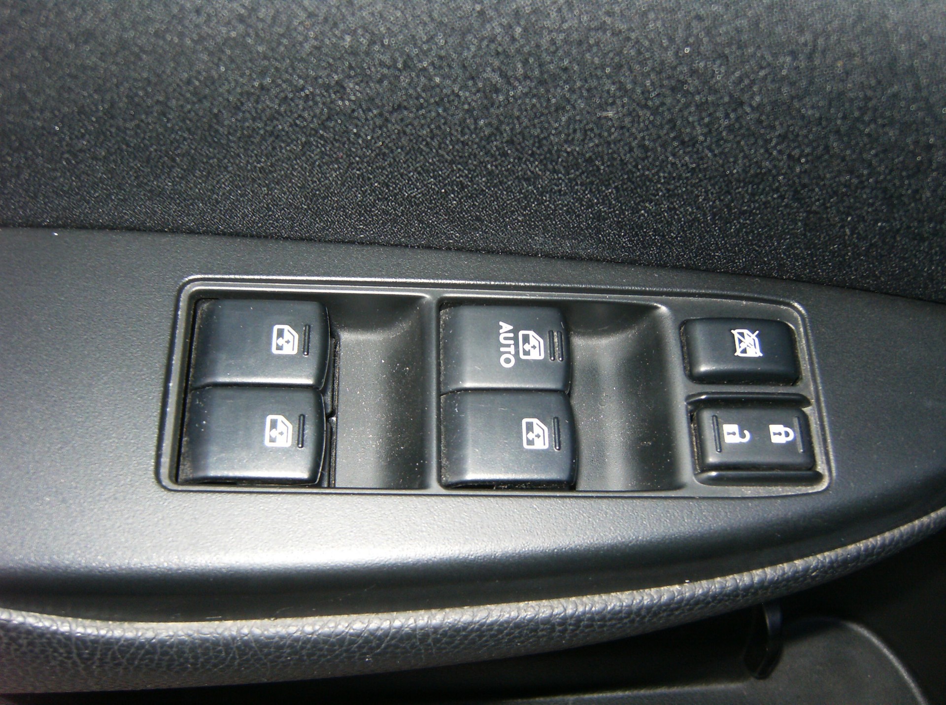 SUBARU Outback 2.0D Swiss AWD Lineartronic-image-8