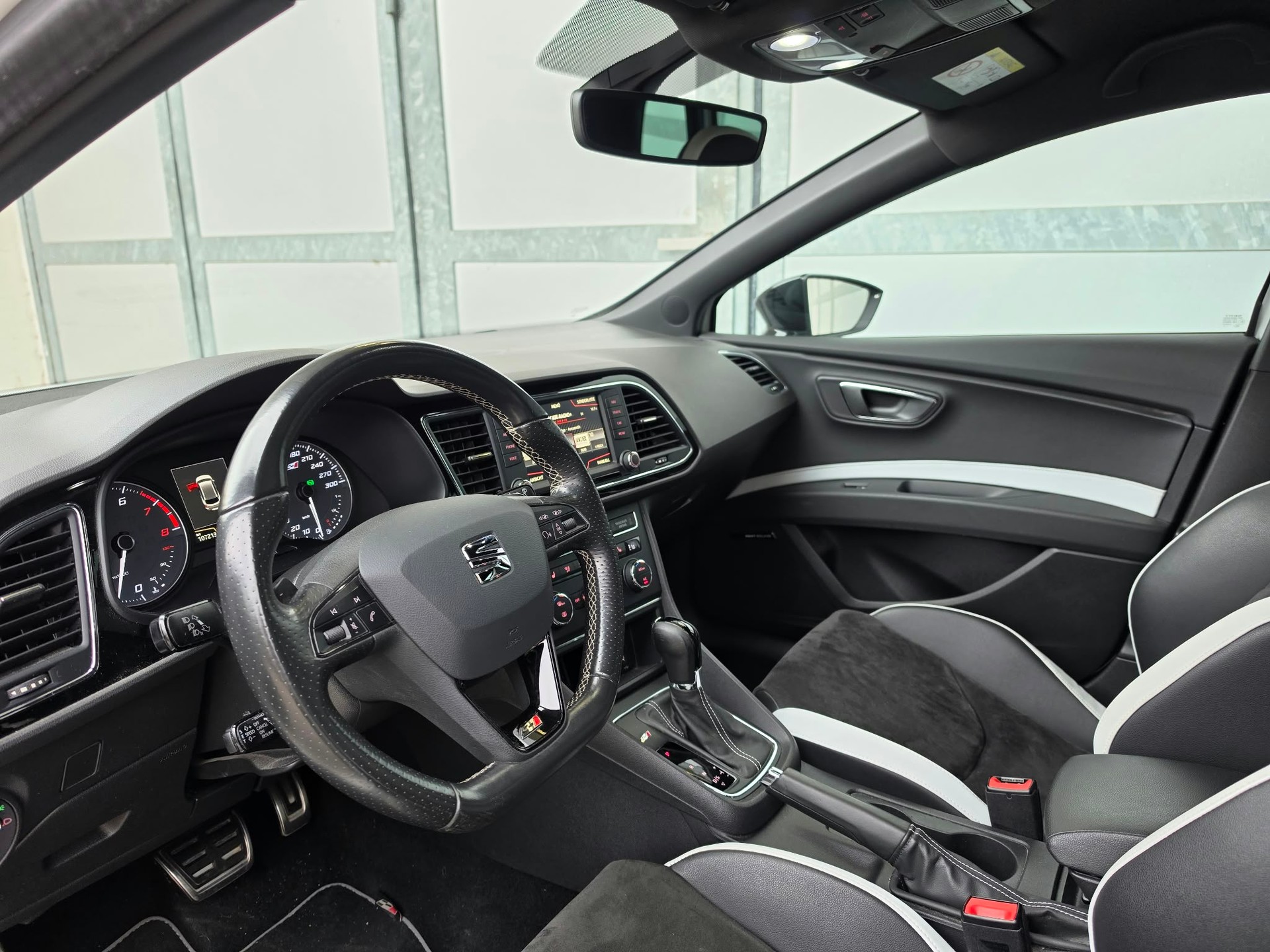SEAT Leon ST 2.0 TSI Cupra 290 DSG-image-6